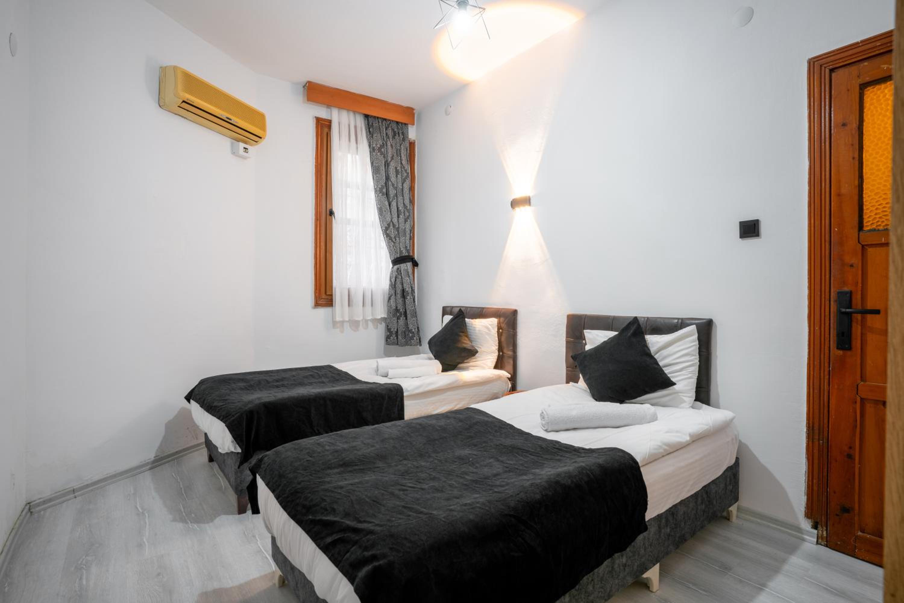 Economy Twin Room