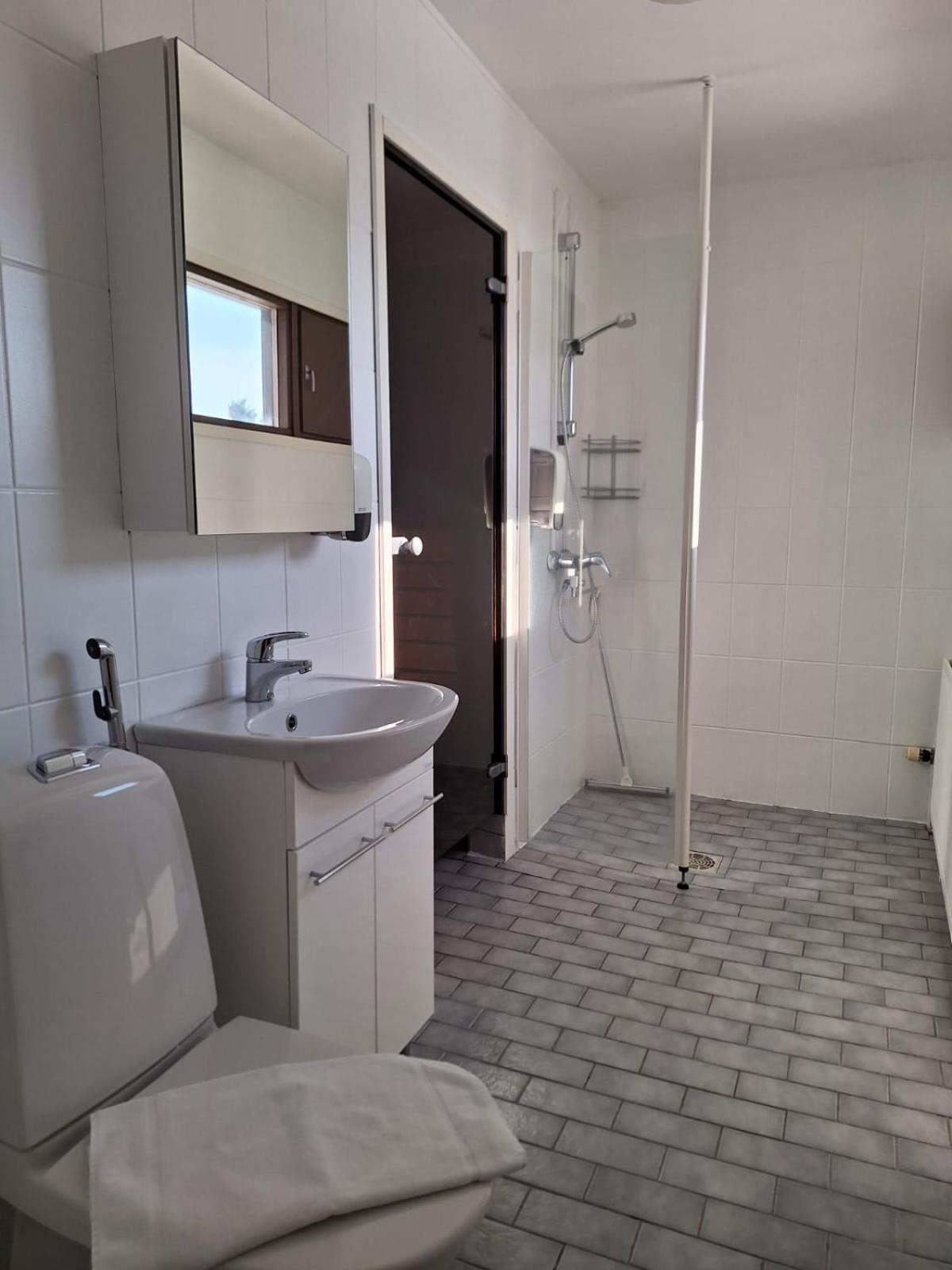Deluxe Suite - Photo 8