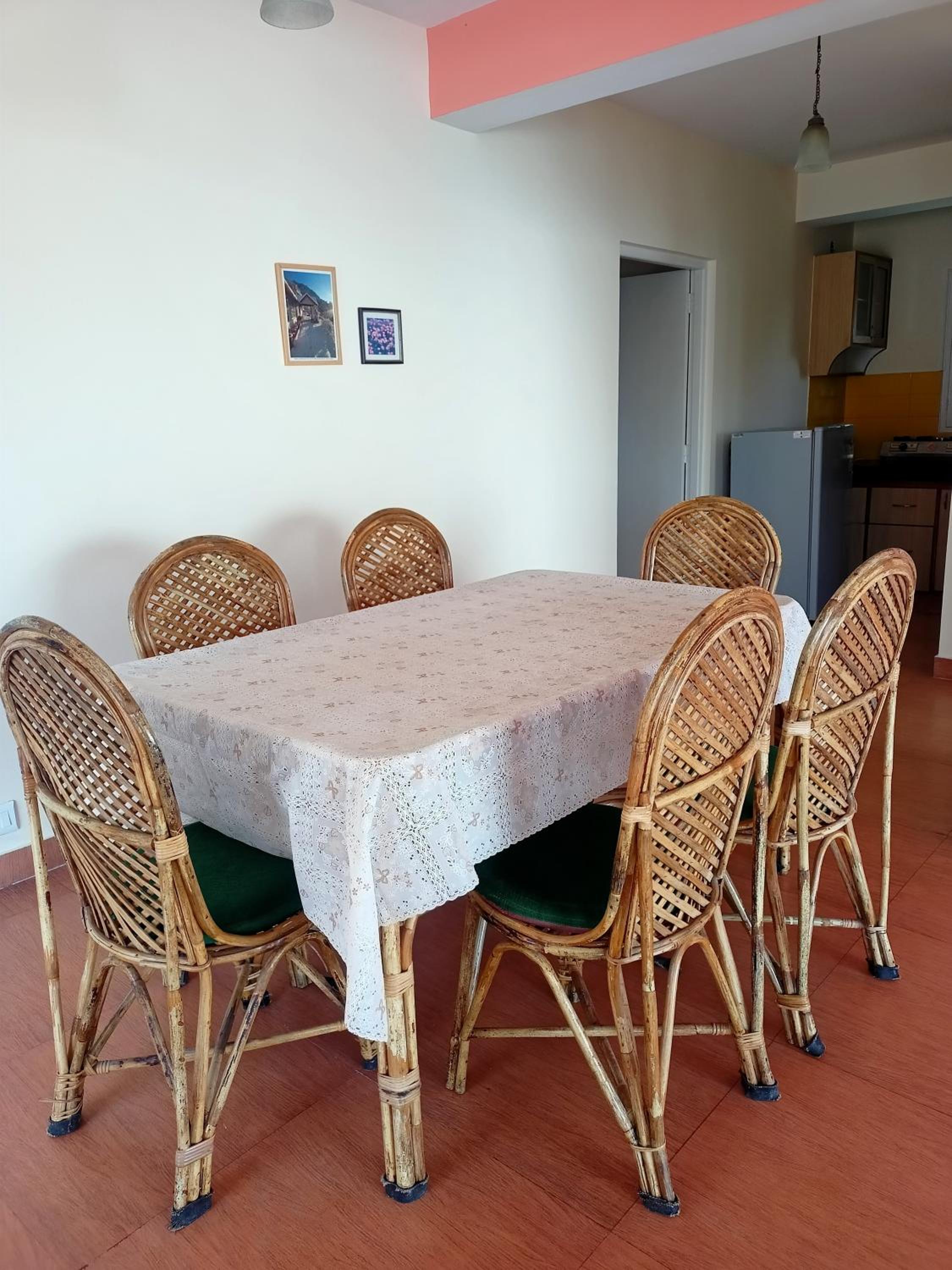 Apartment with Mountain View - Photo 9