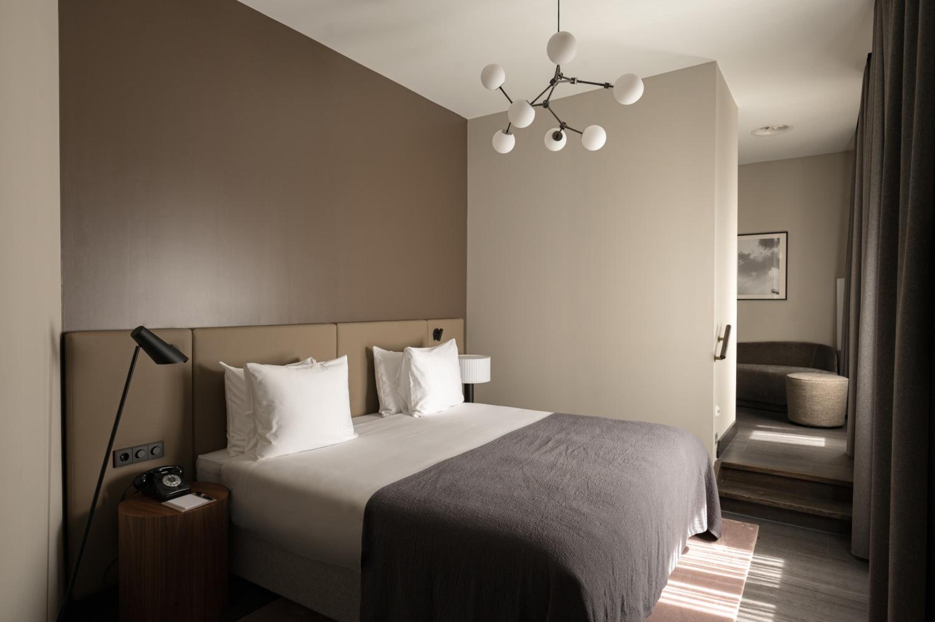 Executive room photo 3