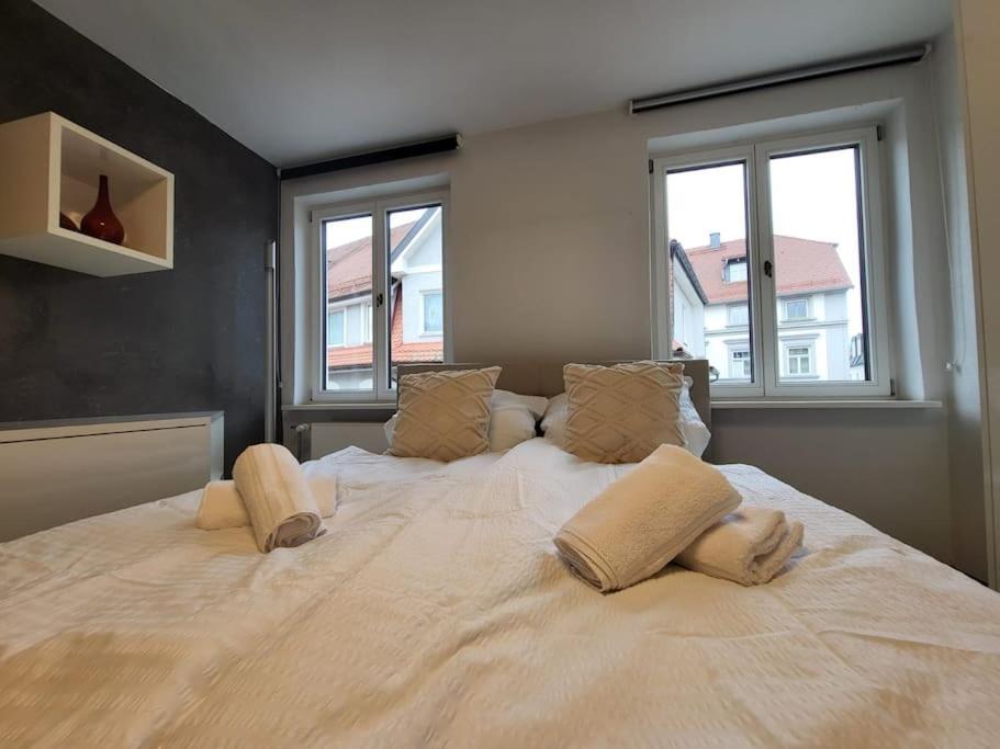 Three-Bedroom Apartment photo 1