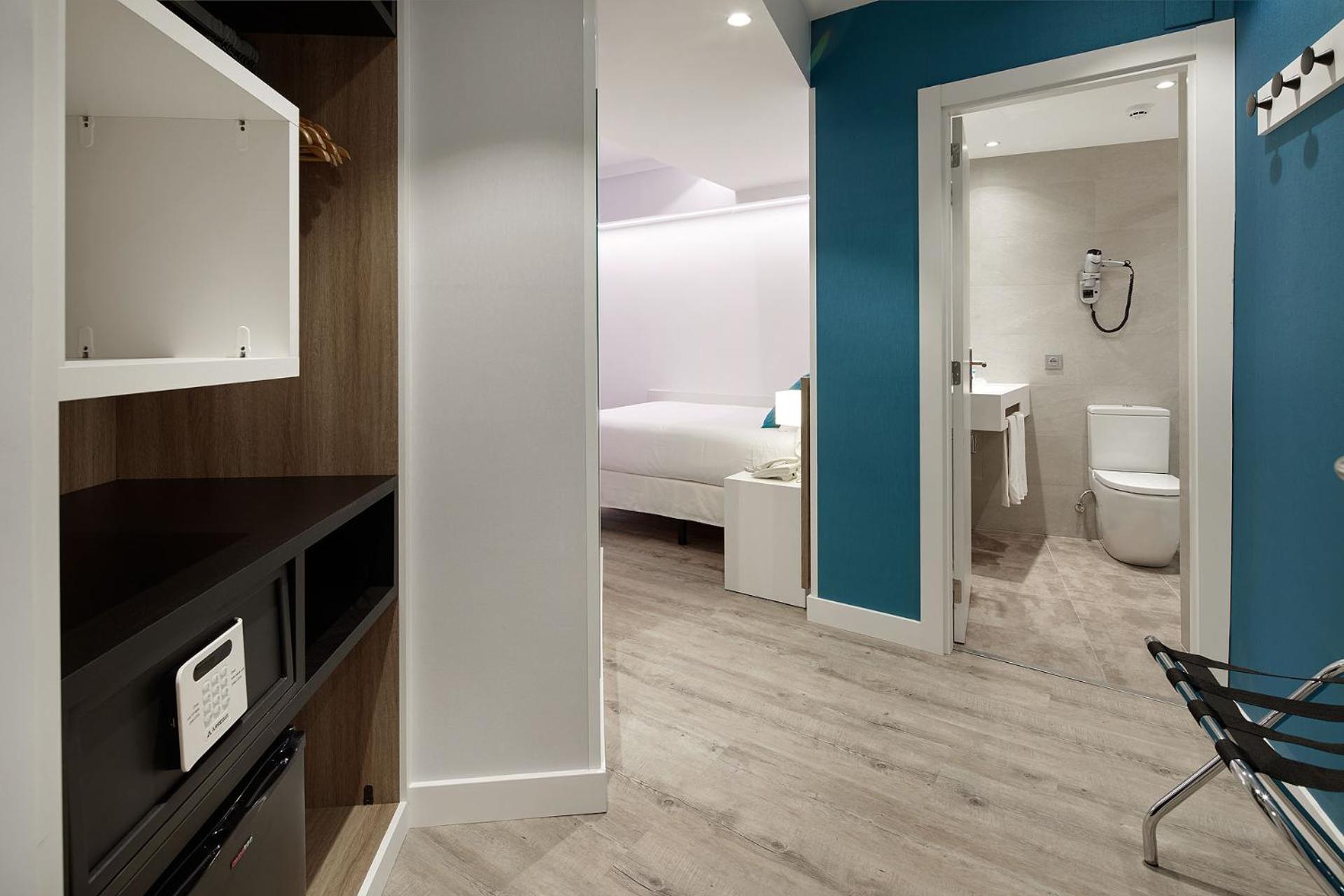Habitación Sencilla - Interior con Vista a la Ciudad