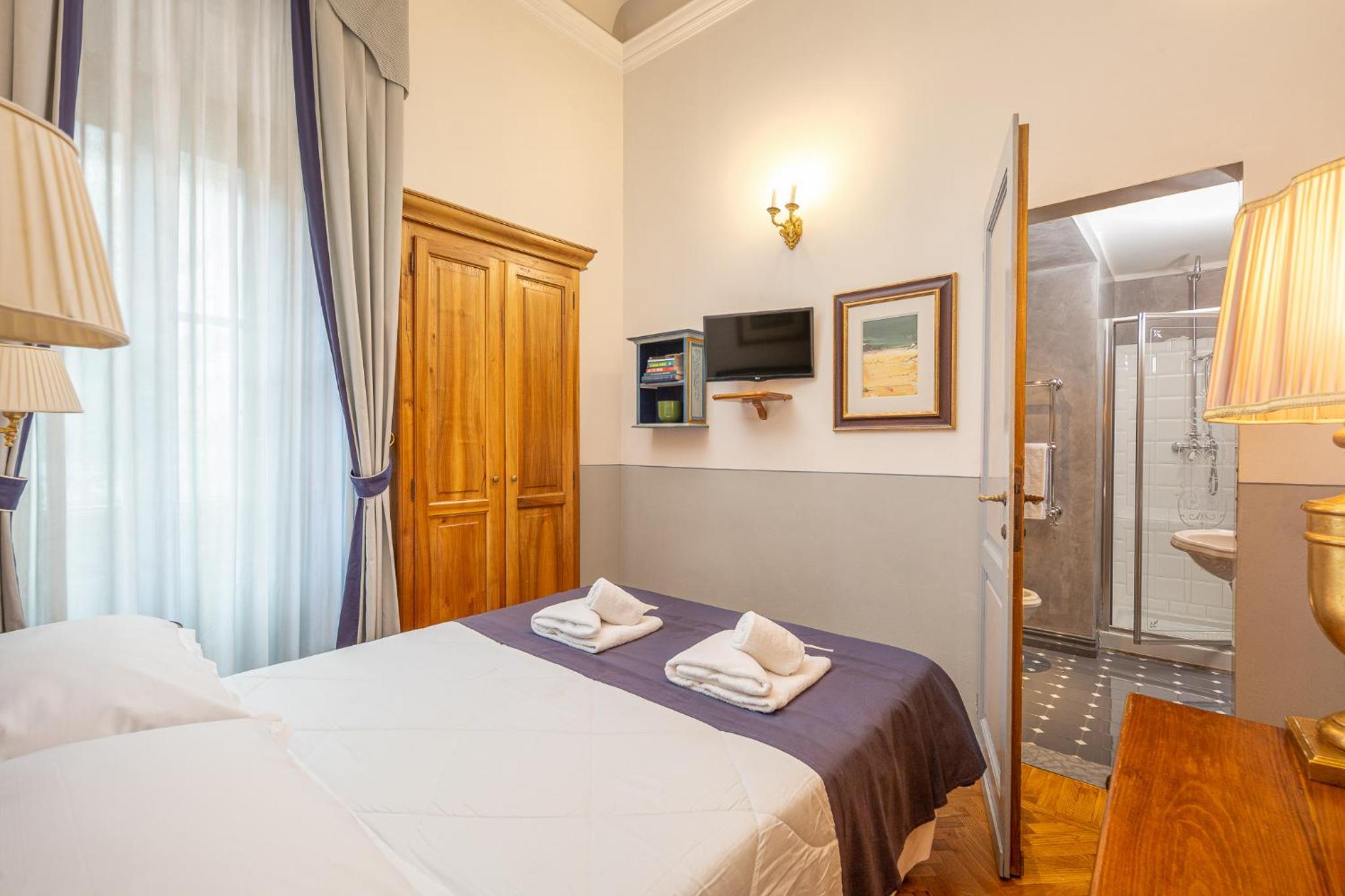 Small Double Room photo 1