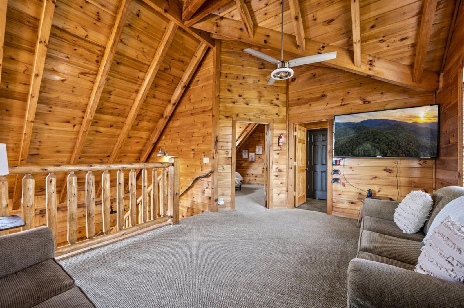 Three-Bedroom Vacation Home  photo 2