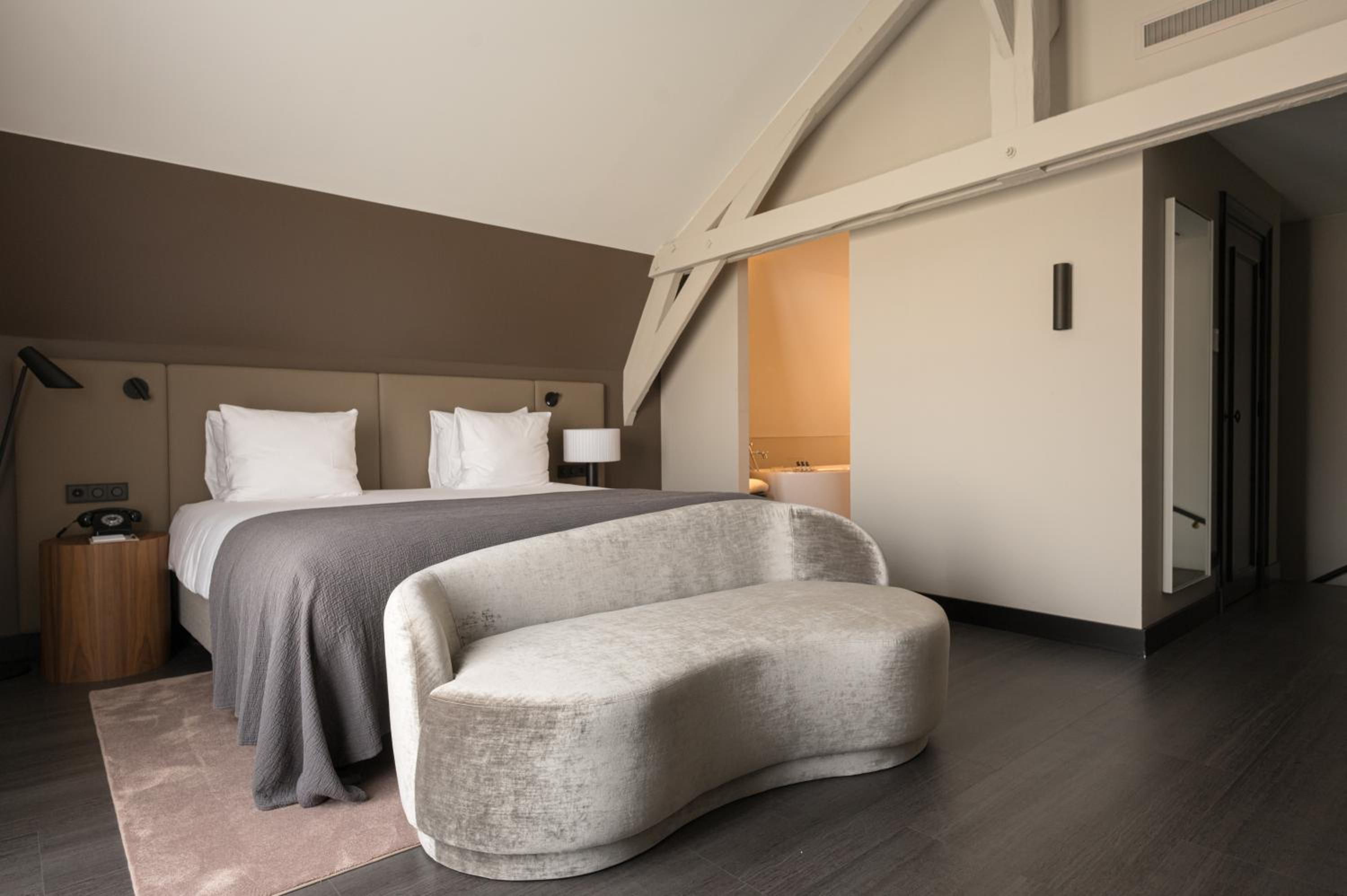 Jean Suite