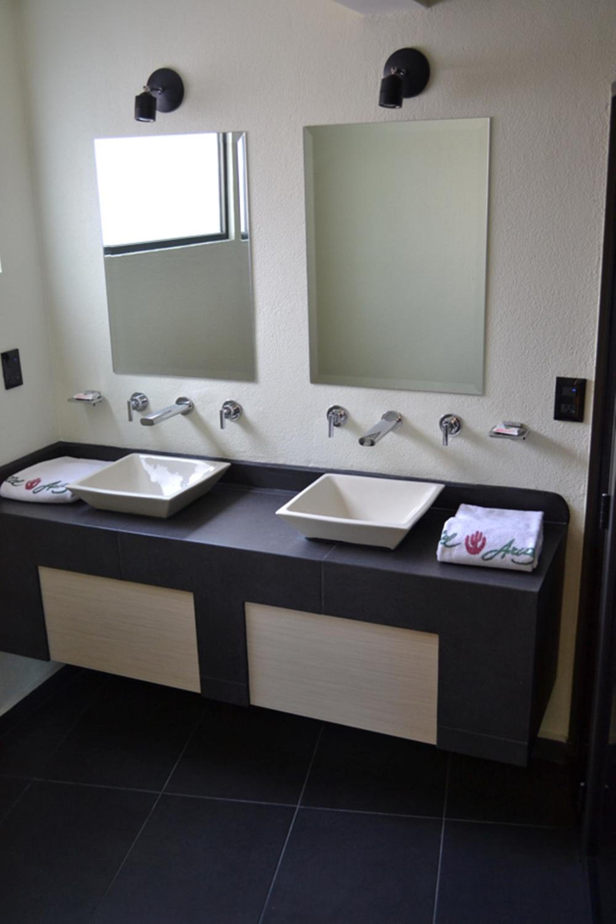 Suite - Photo 3