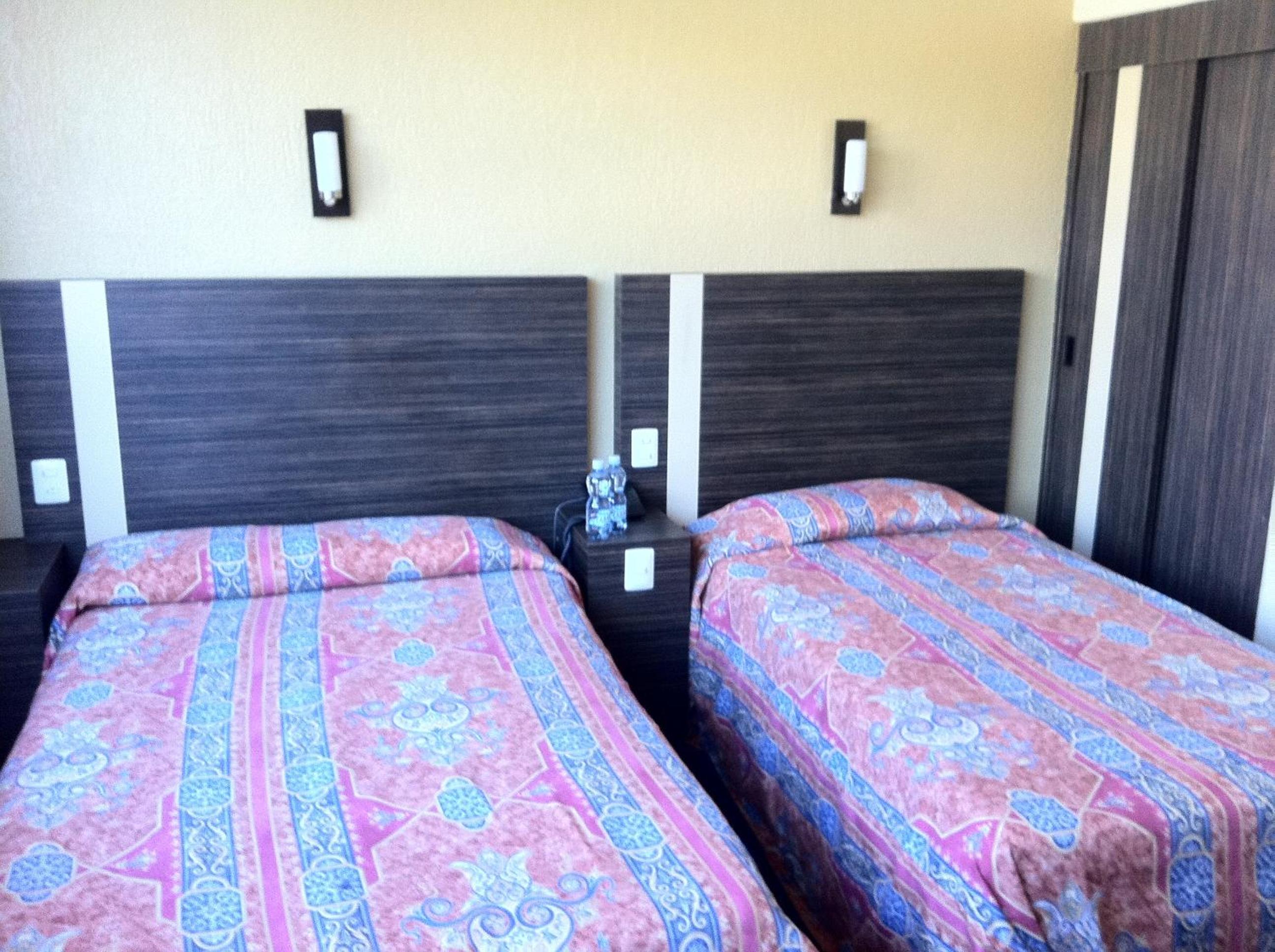 Twin Room - Photo 4