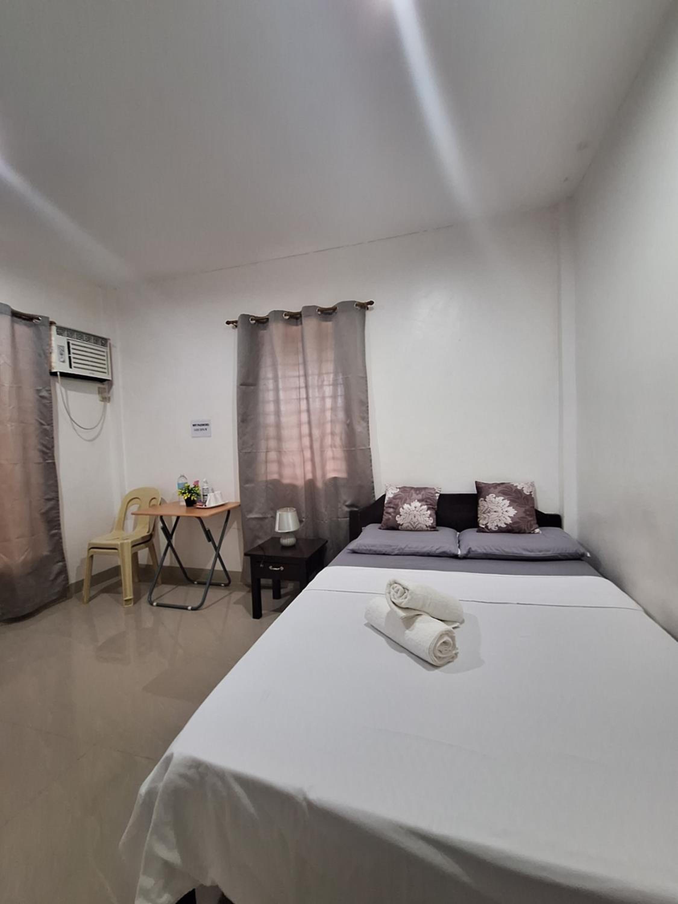 Deluxe Double Room with Balcony photo 2