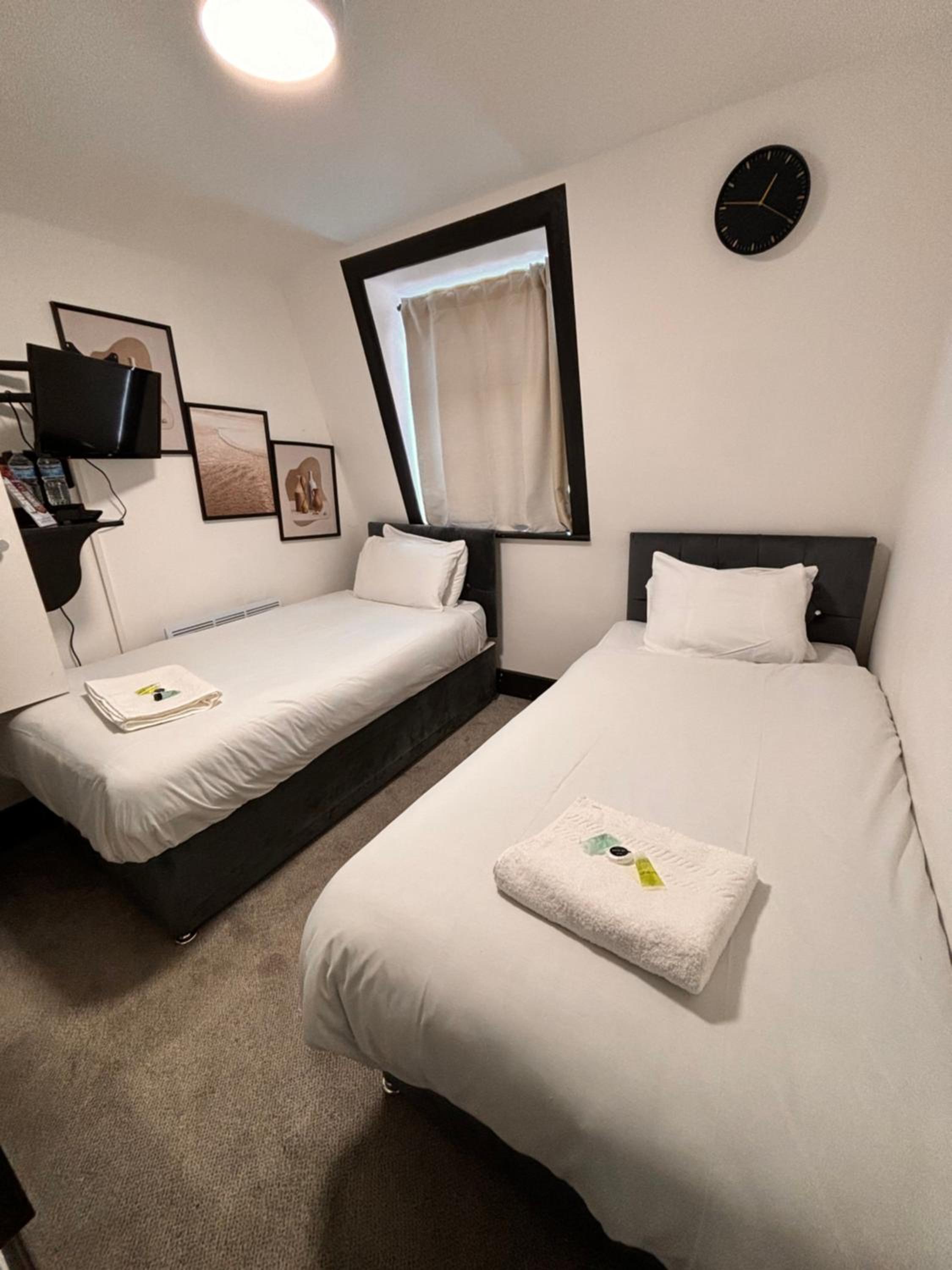 Deluxe Twin Room photo 2