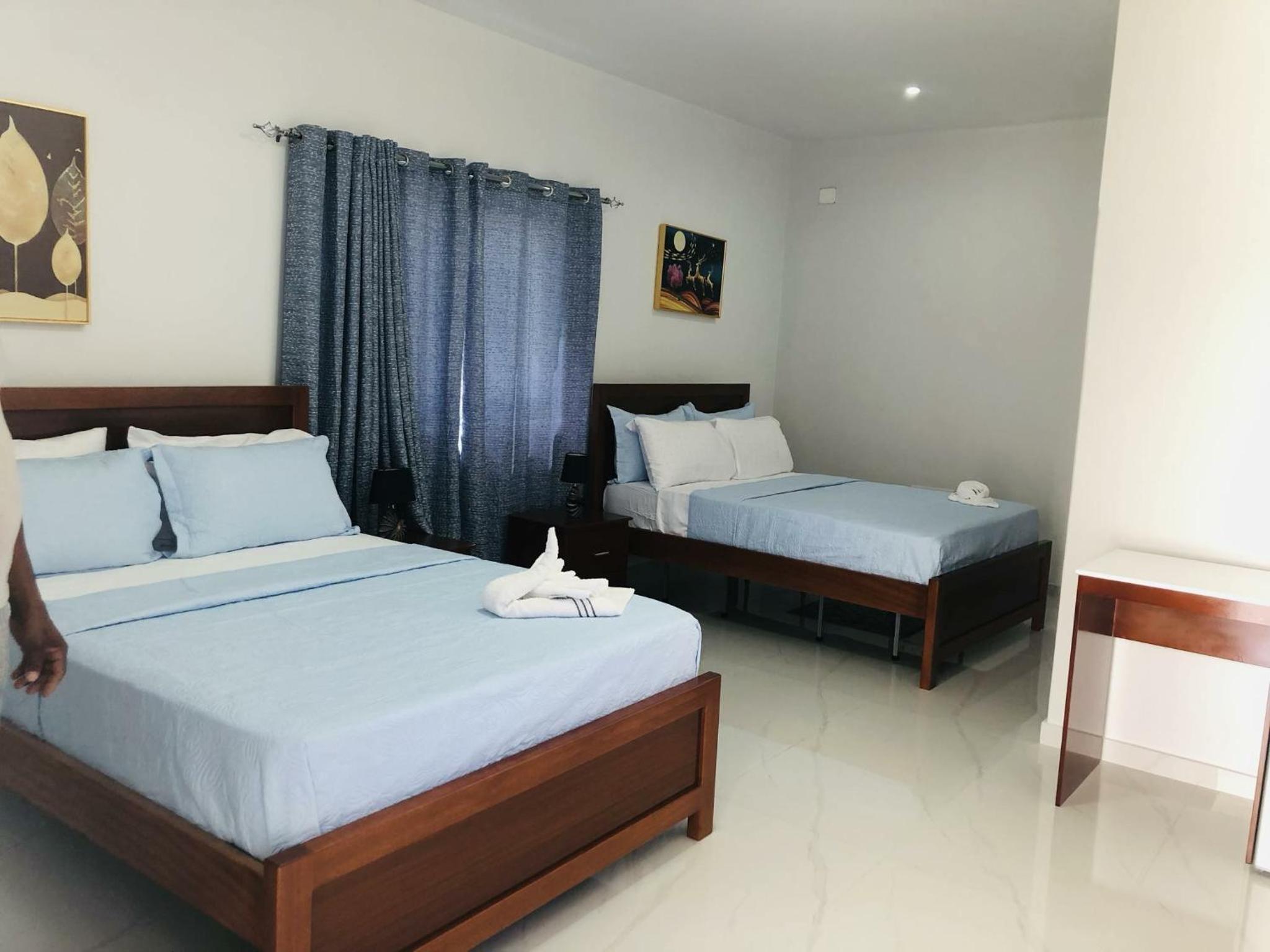Quadruple Room - Disability Access photo 2
