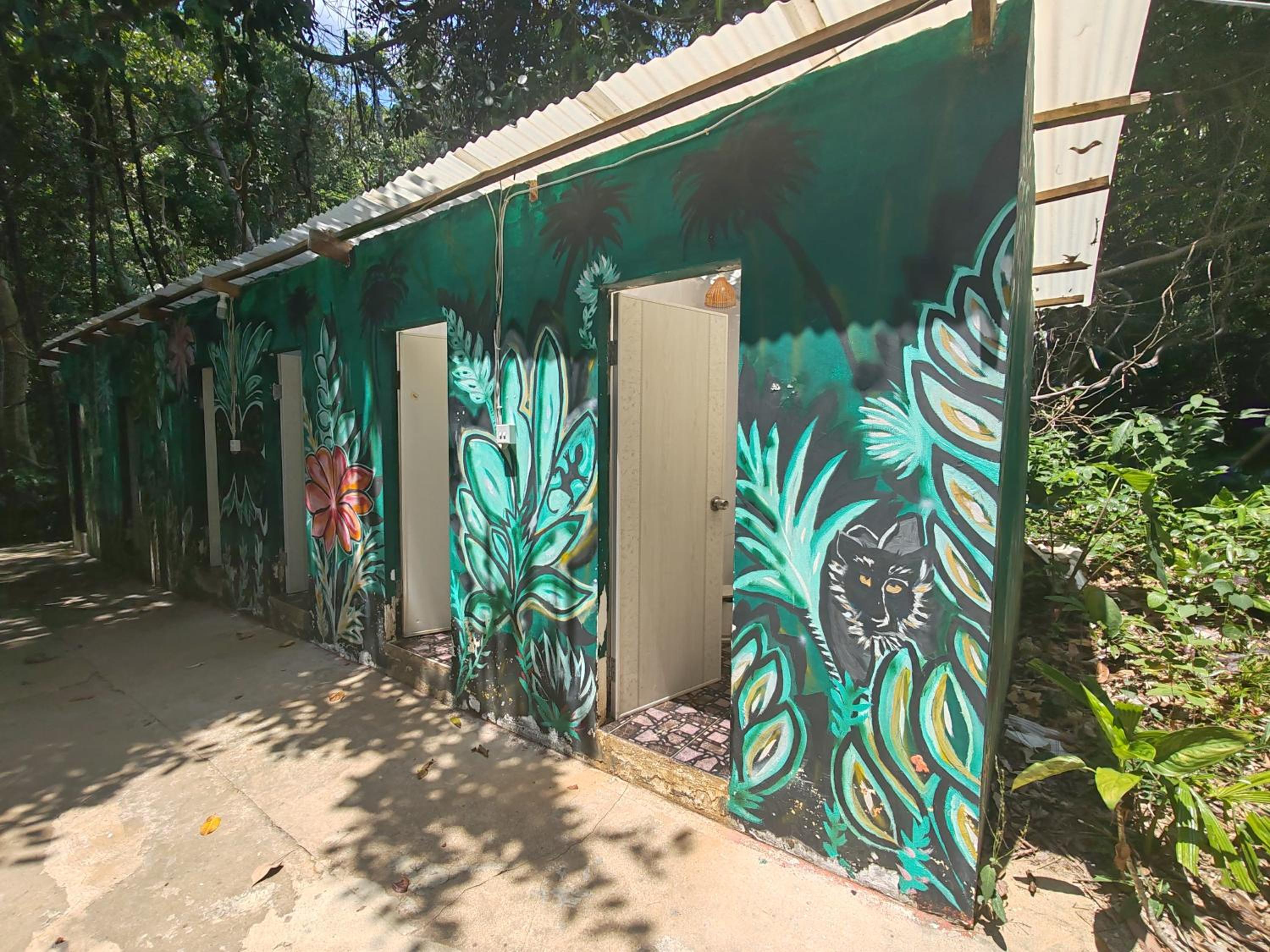 Bungalow - Beach Front - Photo 10