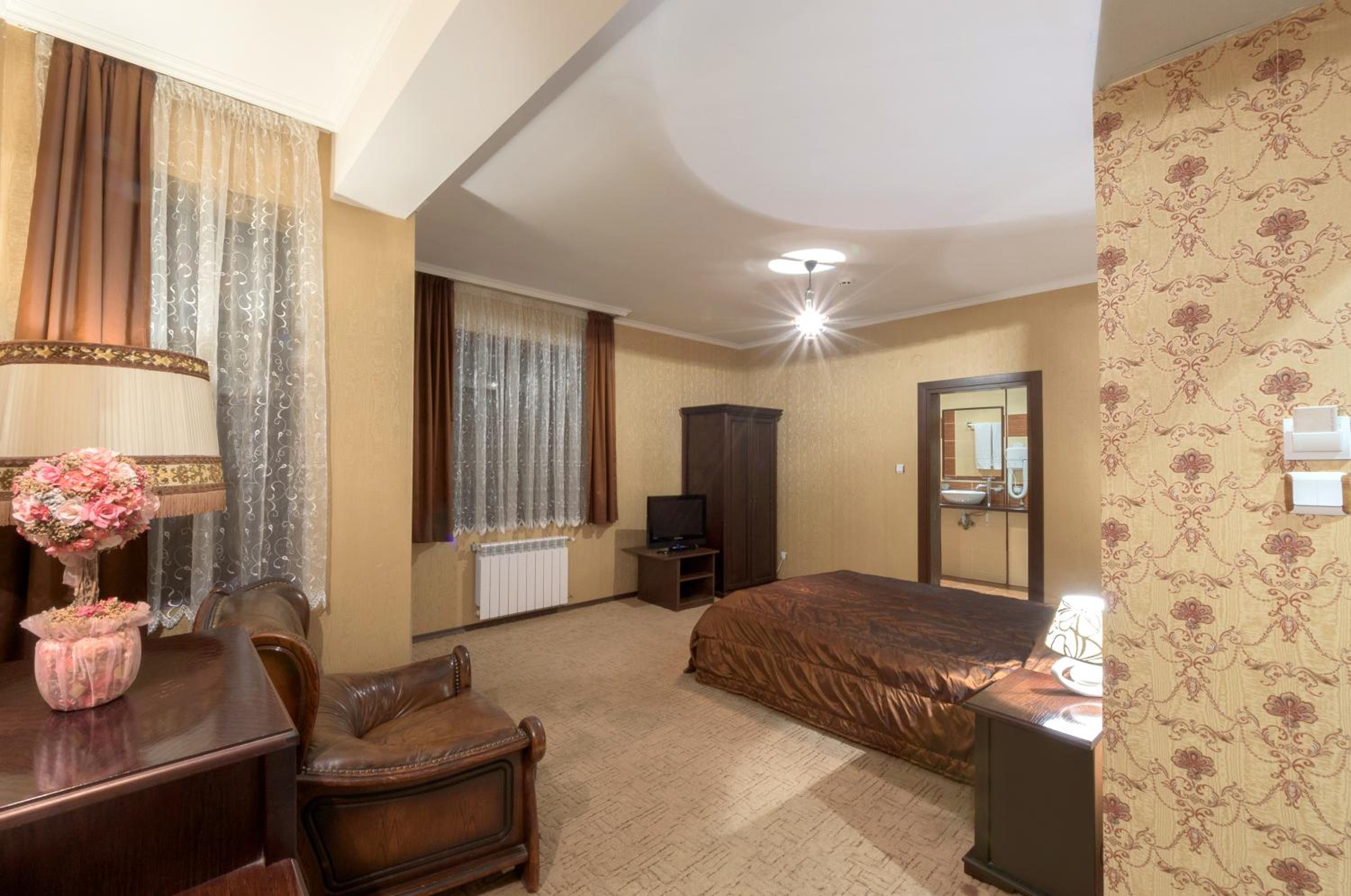 Deluxe Double Room with Bath and Terrace - Photo 4