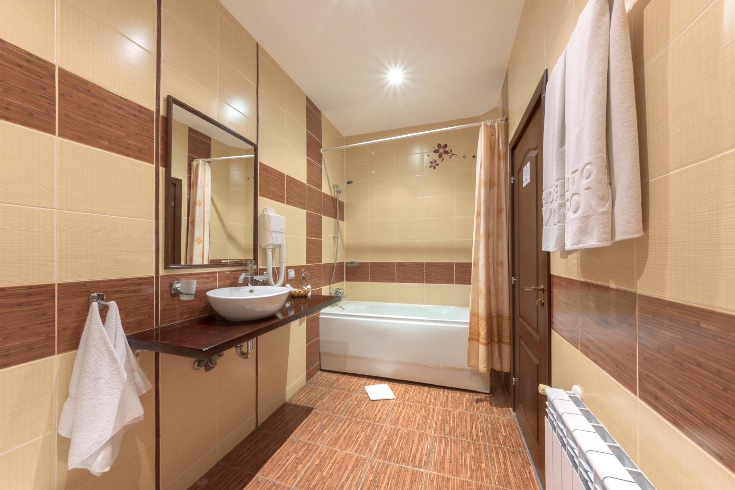 Deluxe Double Room with Bath and Terrace - Photo 5