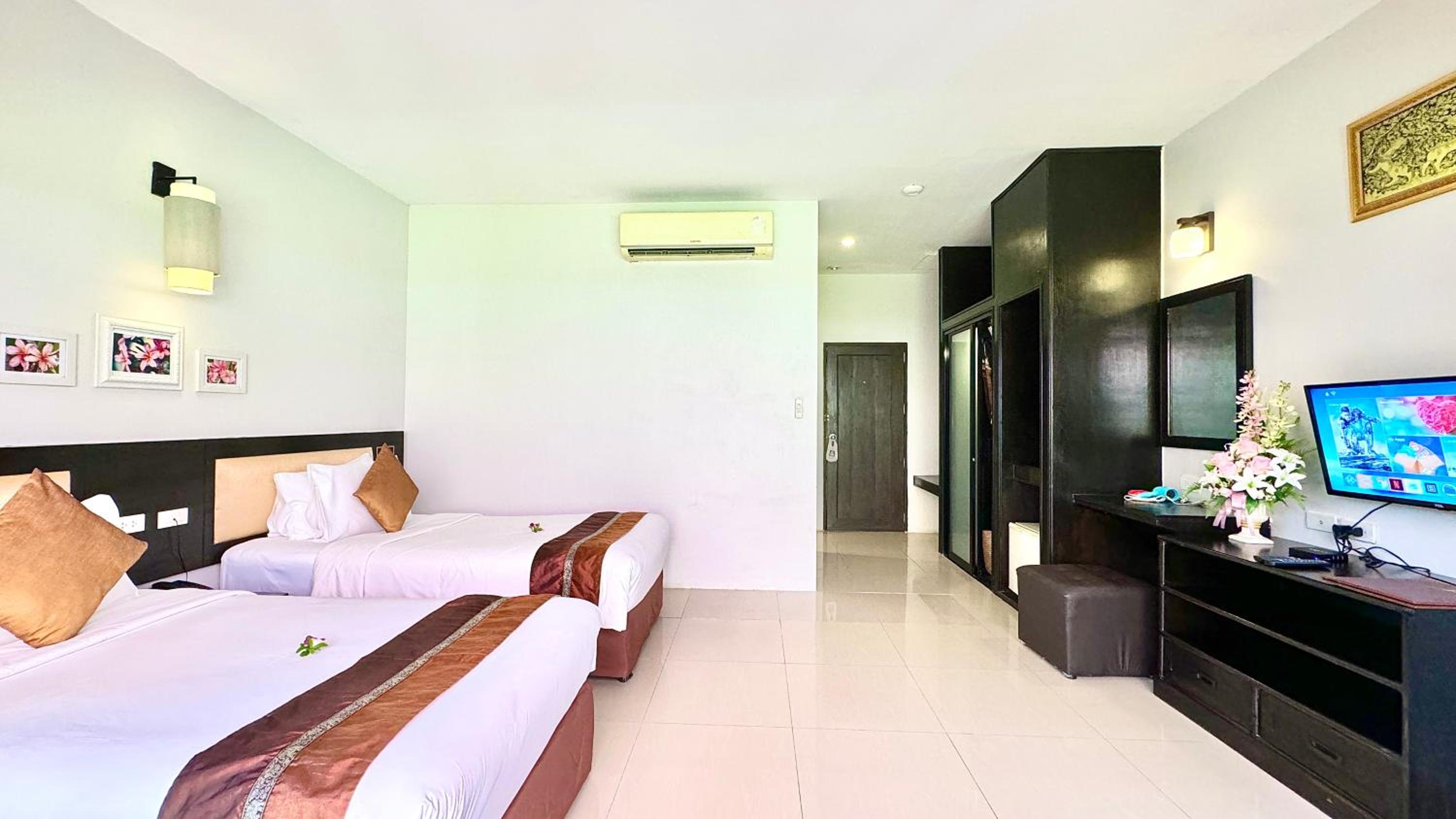 Superior Double or Twin Room - Photo 11