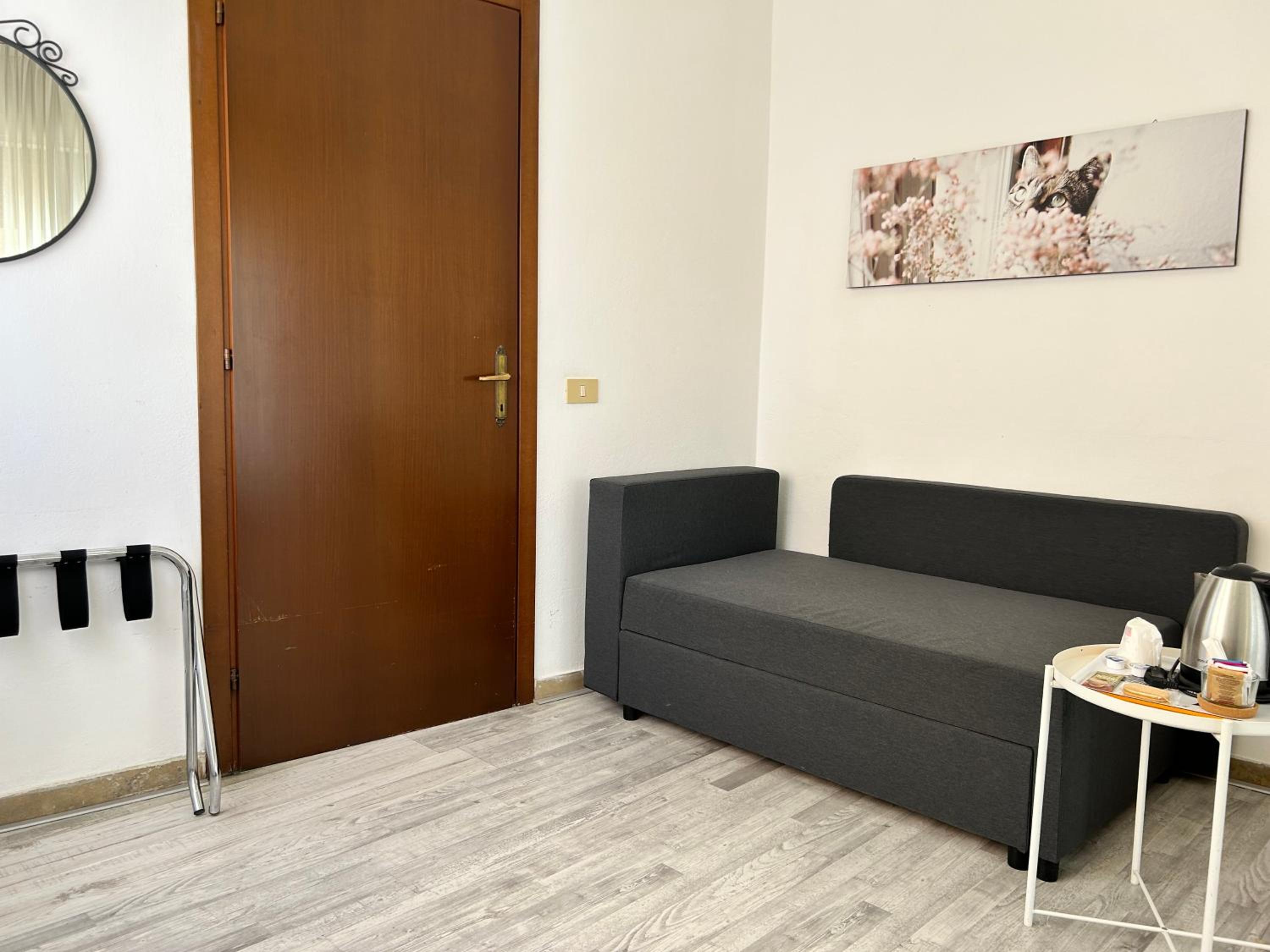 Triple Room - Photo 6