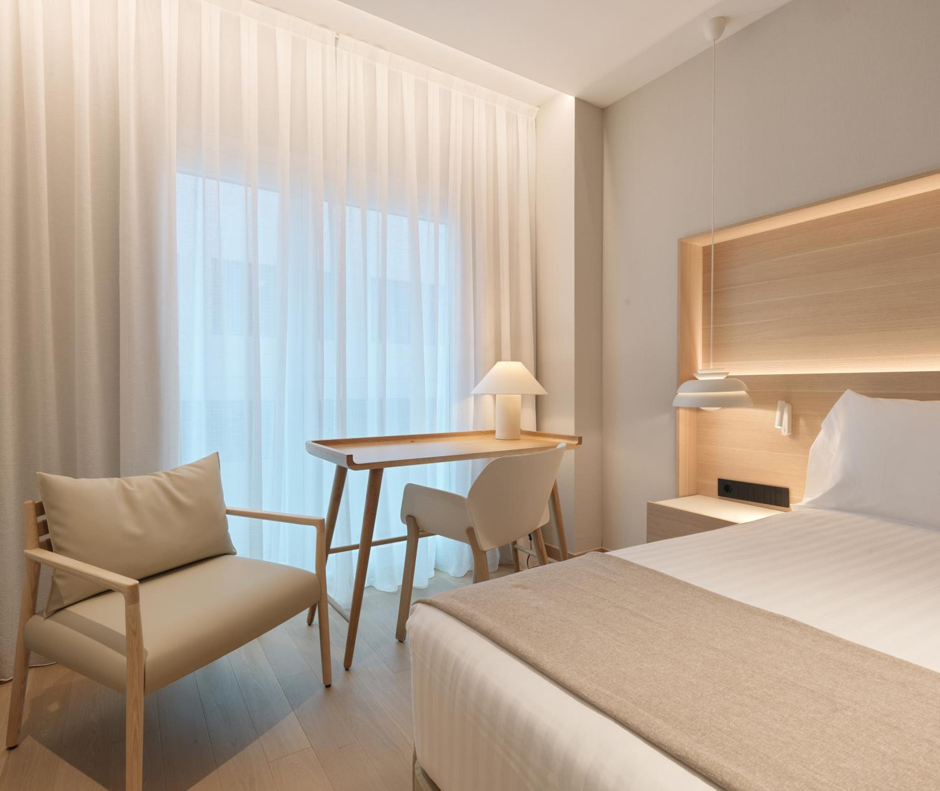 Double or Twin Room - Photo 11