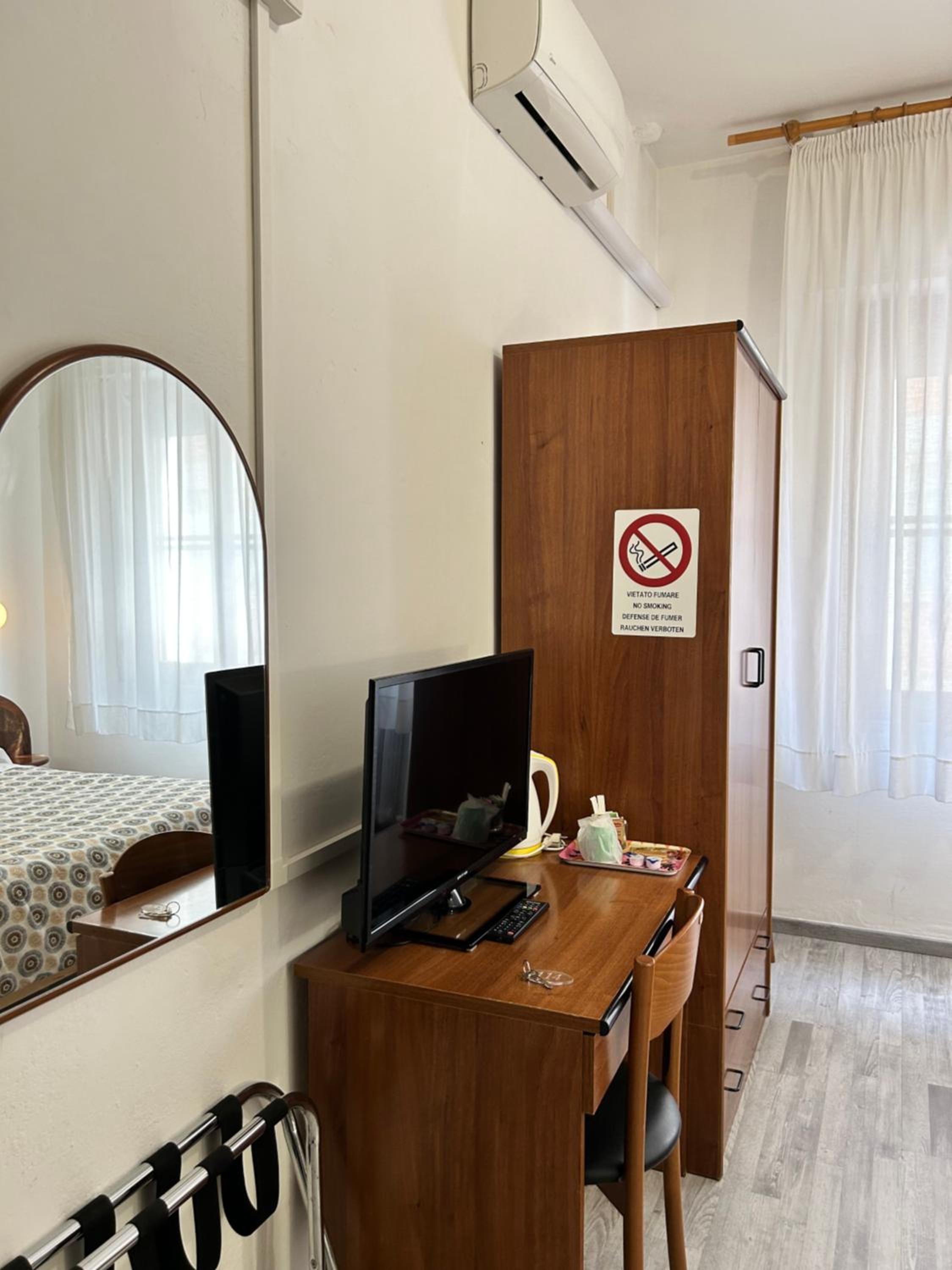 Deluxe Double Room - Photo 15