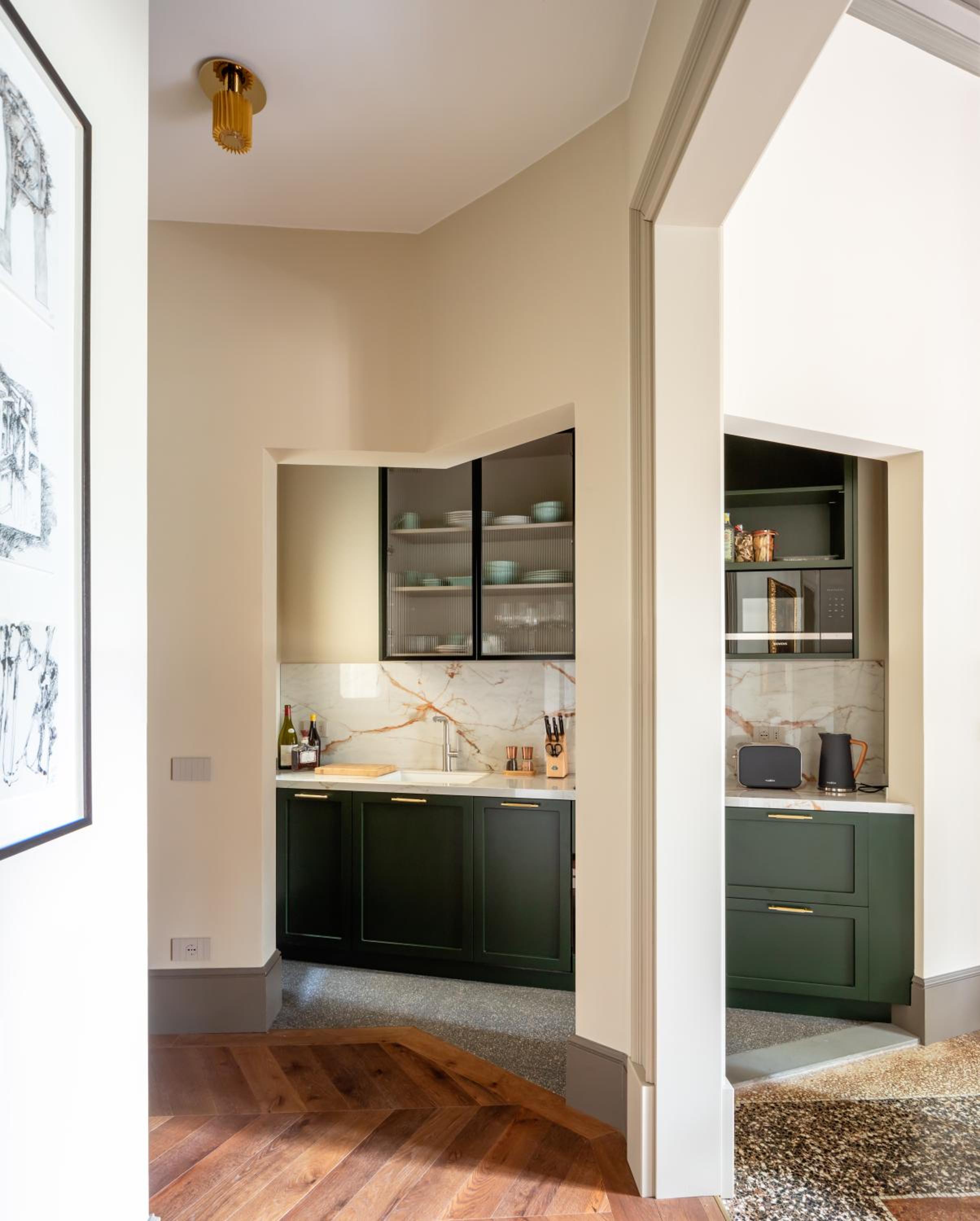 Two-Bedroom Apartment with Balcony and Terrace photo 2