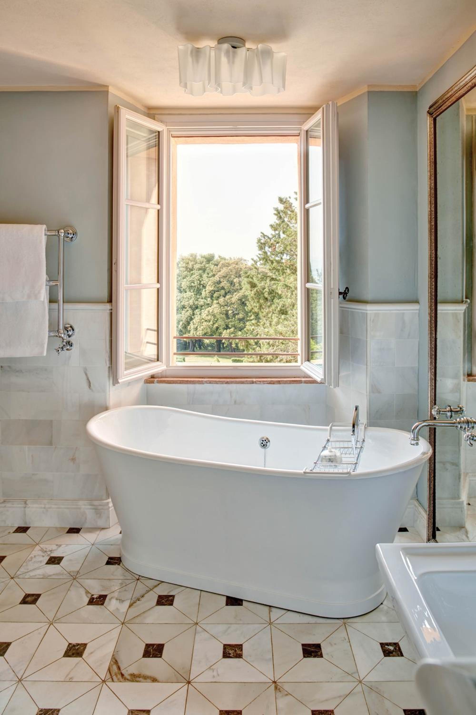 Superior Junior Suite thumbnail 5