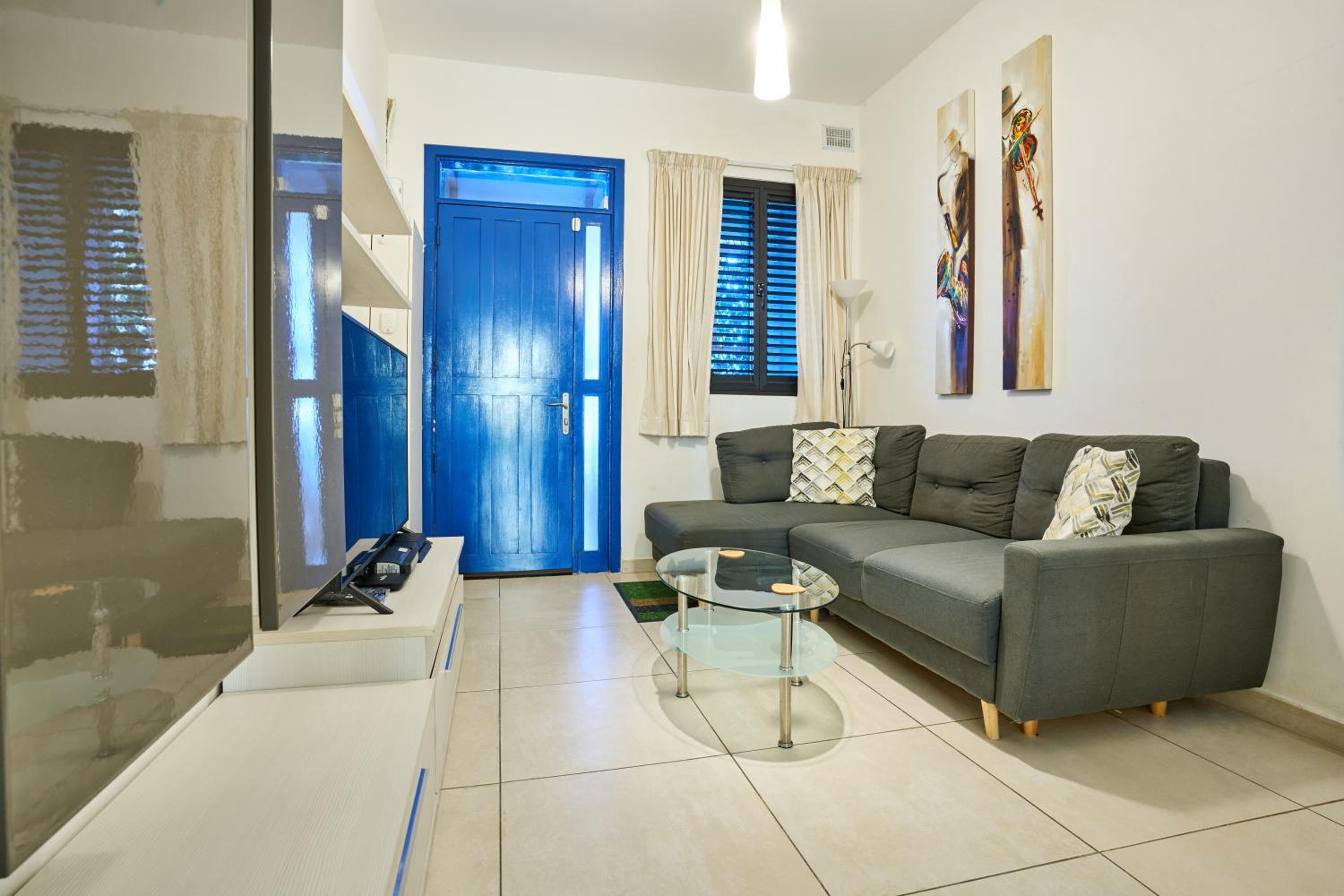 Two-Bedroom House photo 2