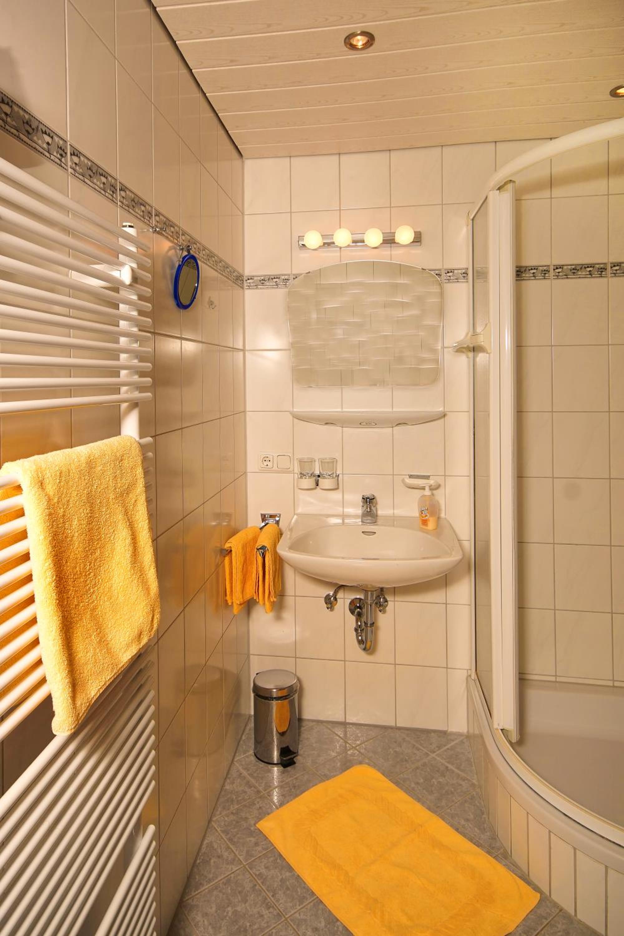 Apartment with Balcony photo 2