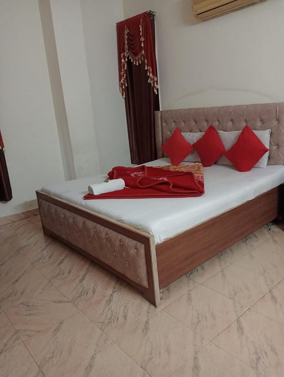 Budget Double Room photo 2
