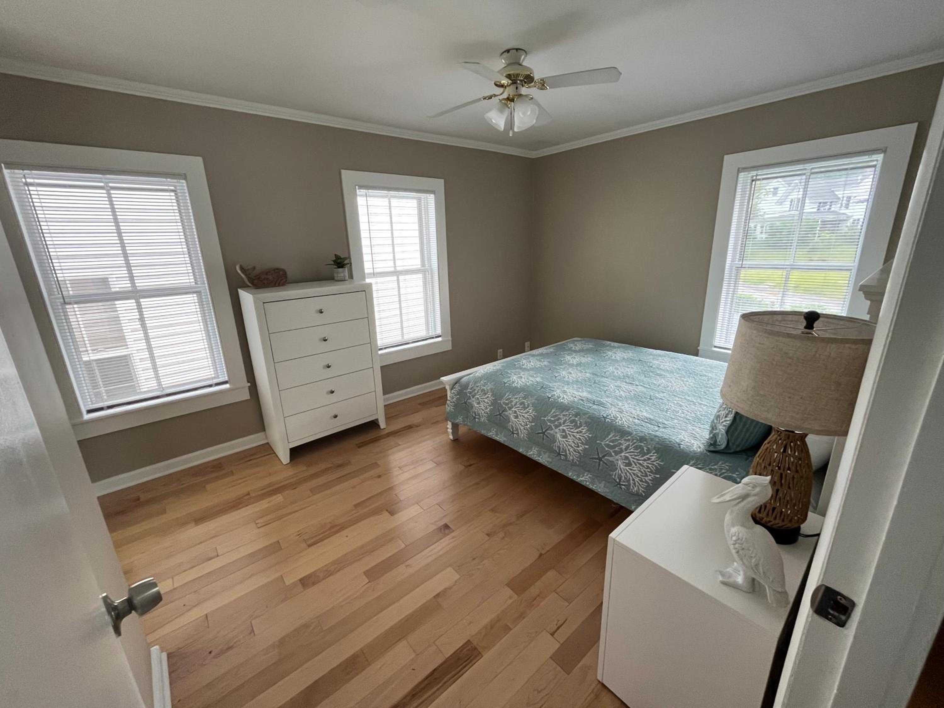 Three-Bedroom House photo 2