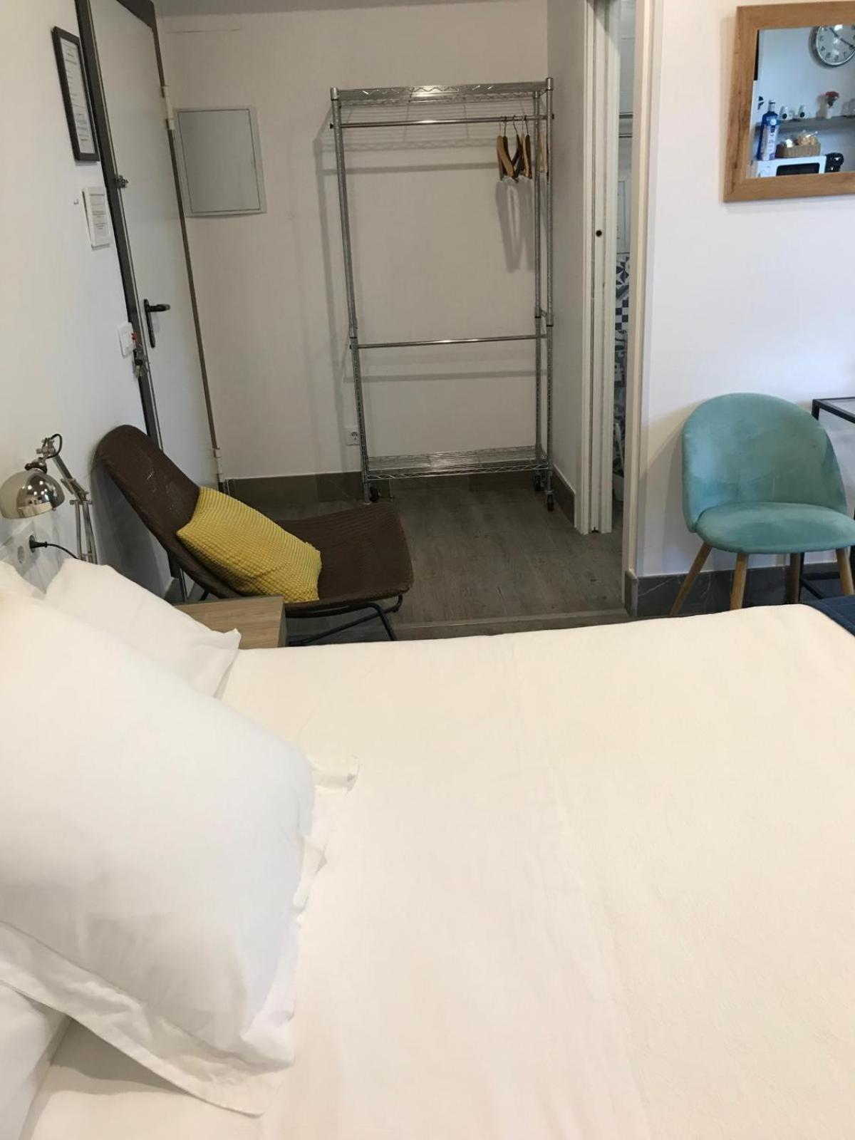 Double Room - Photo 21