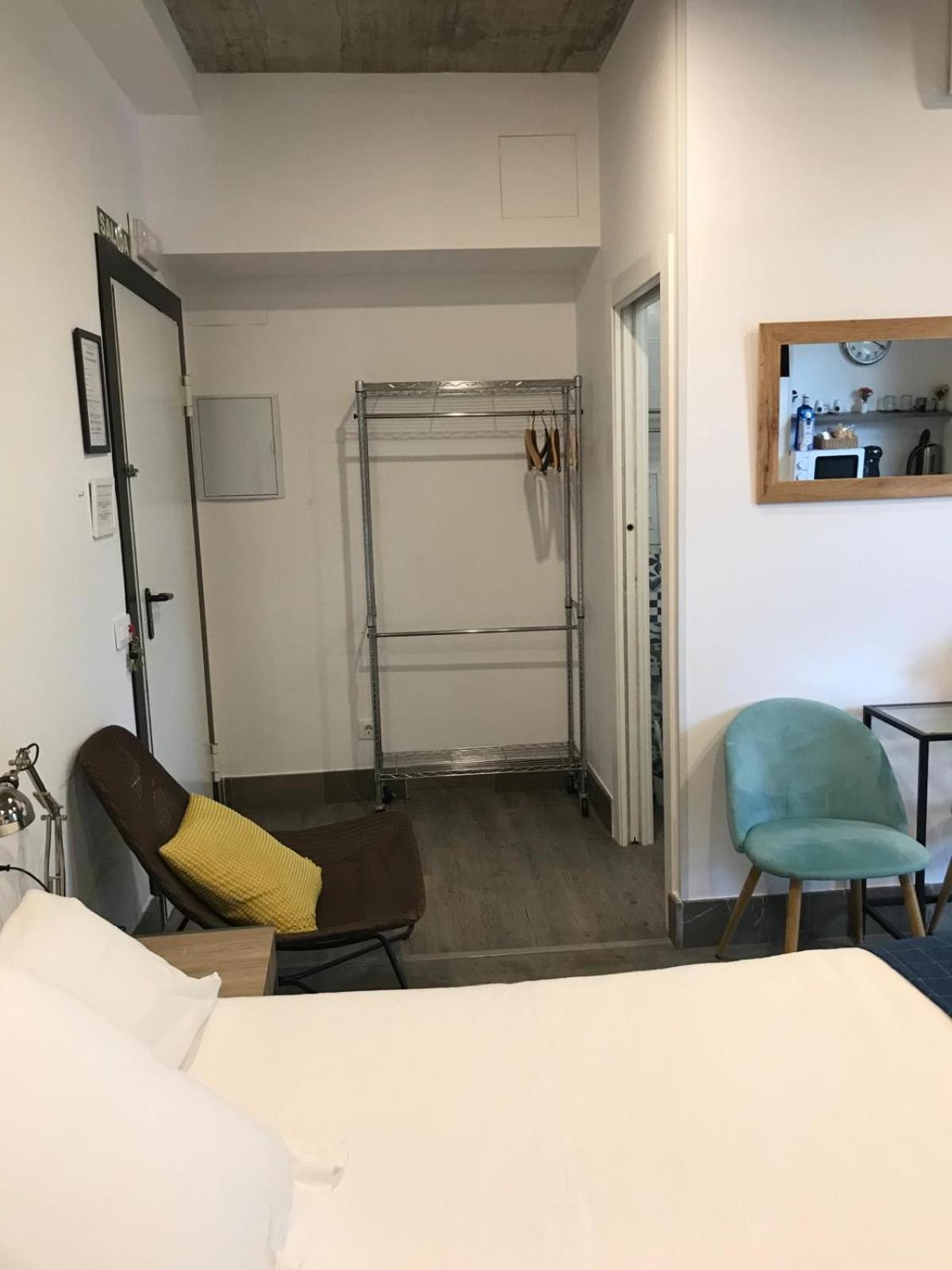 Double Room - Photo 19