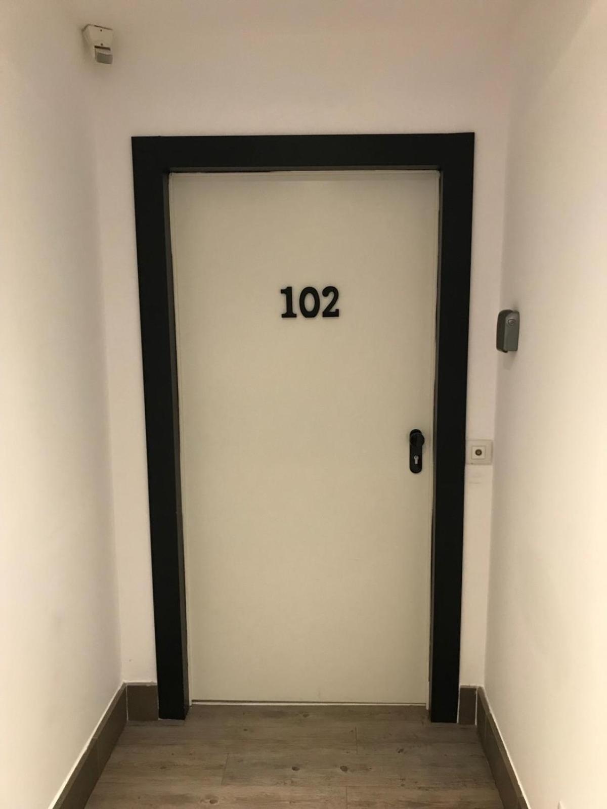 Double Room - Photo 11