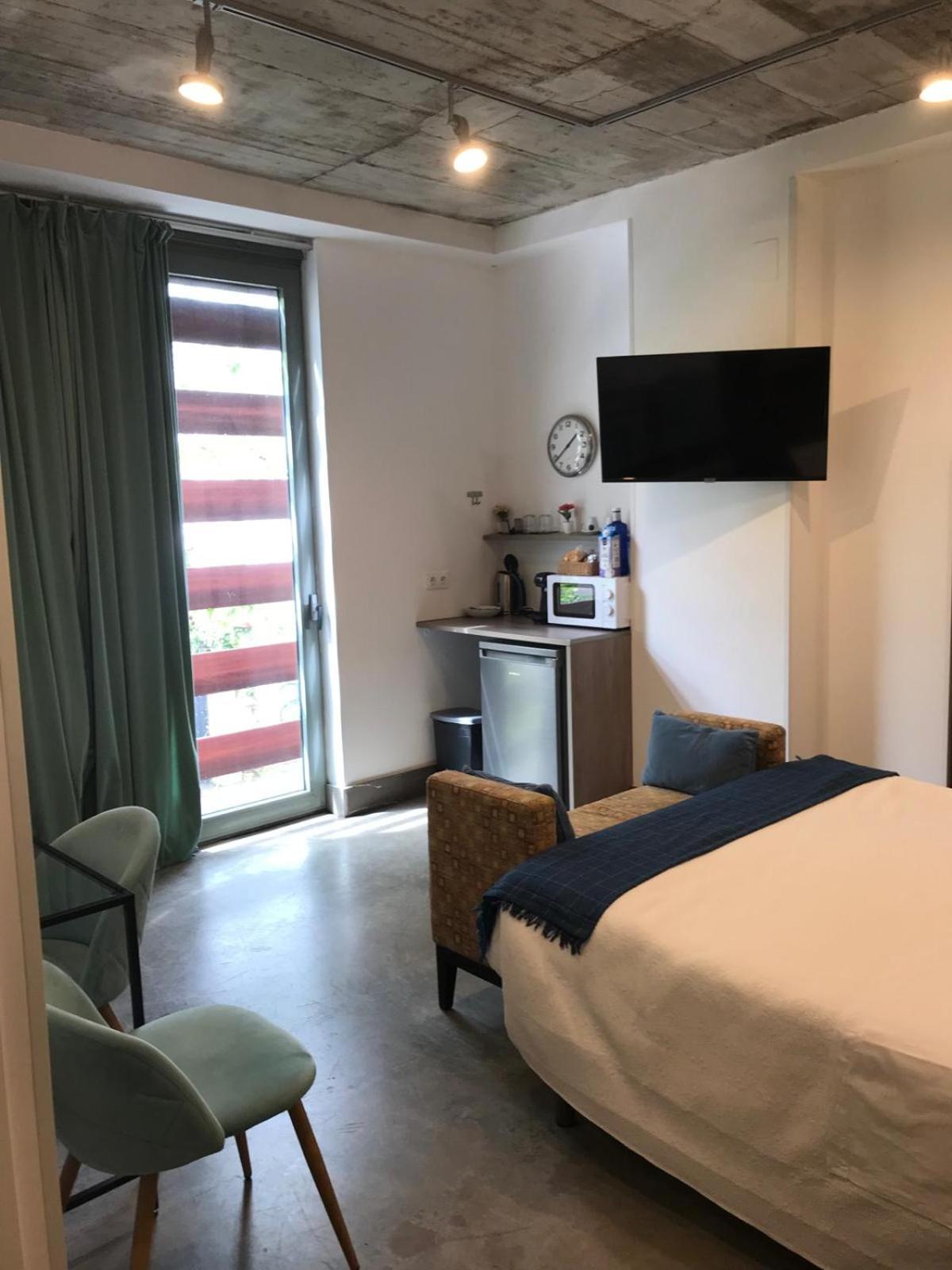 Double Room - Photo 22