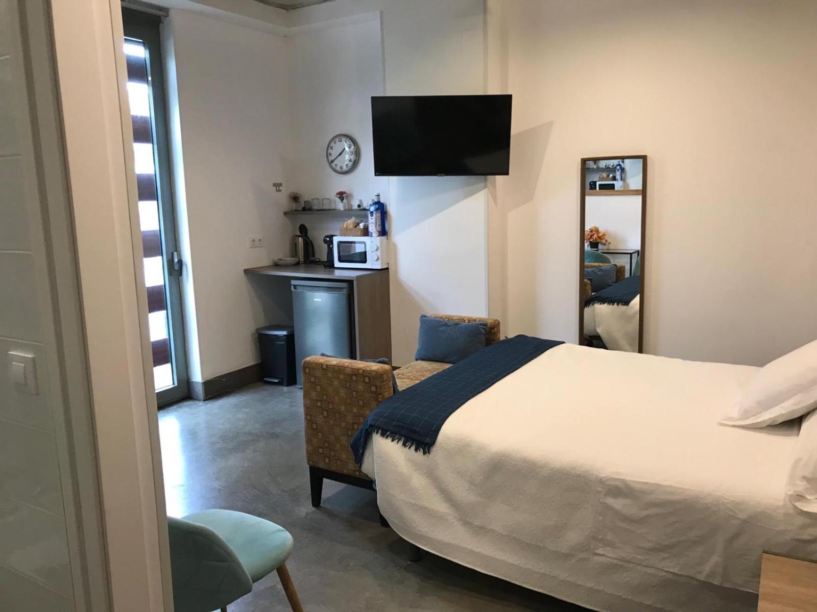 Double Room - Photo 15