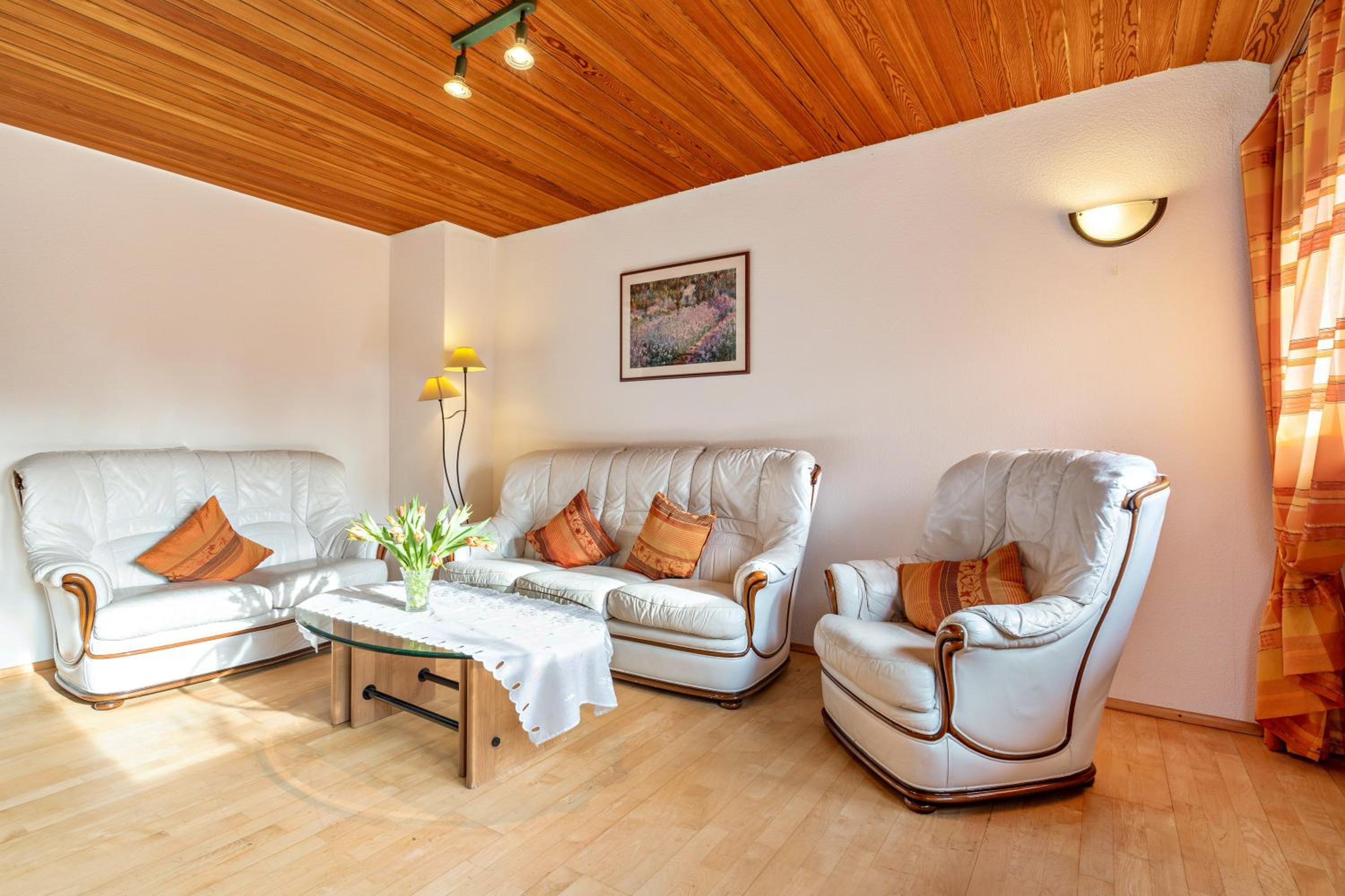 Three-Bedroom Premium Apartment with Balcony photo 2