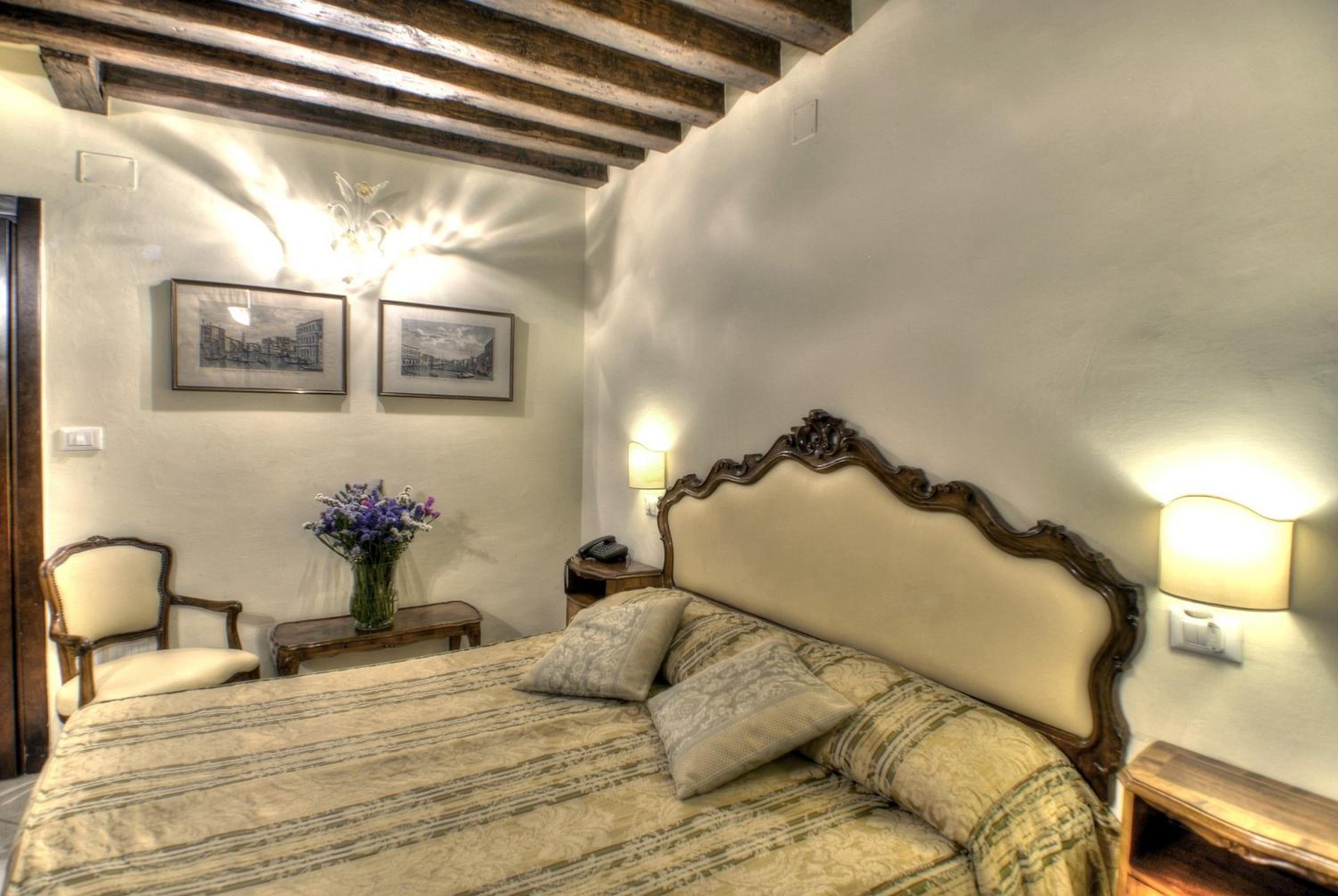 Classic Double Room photo 3