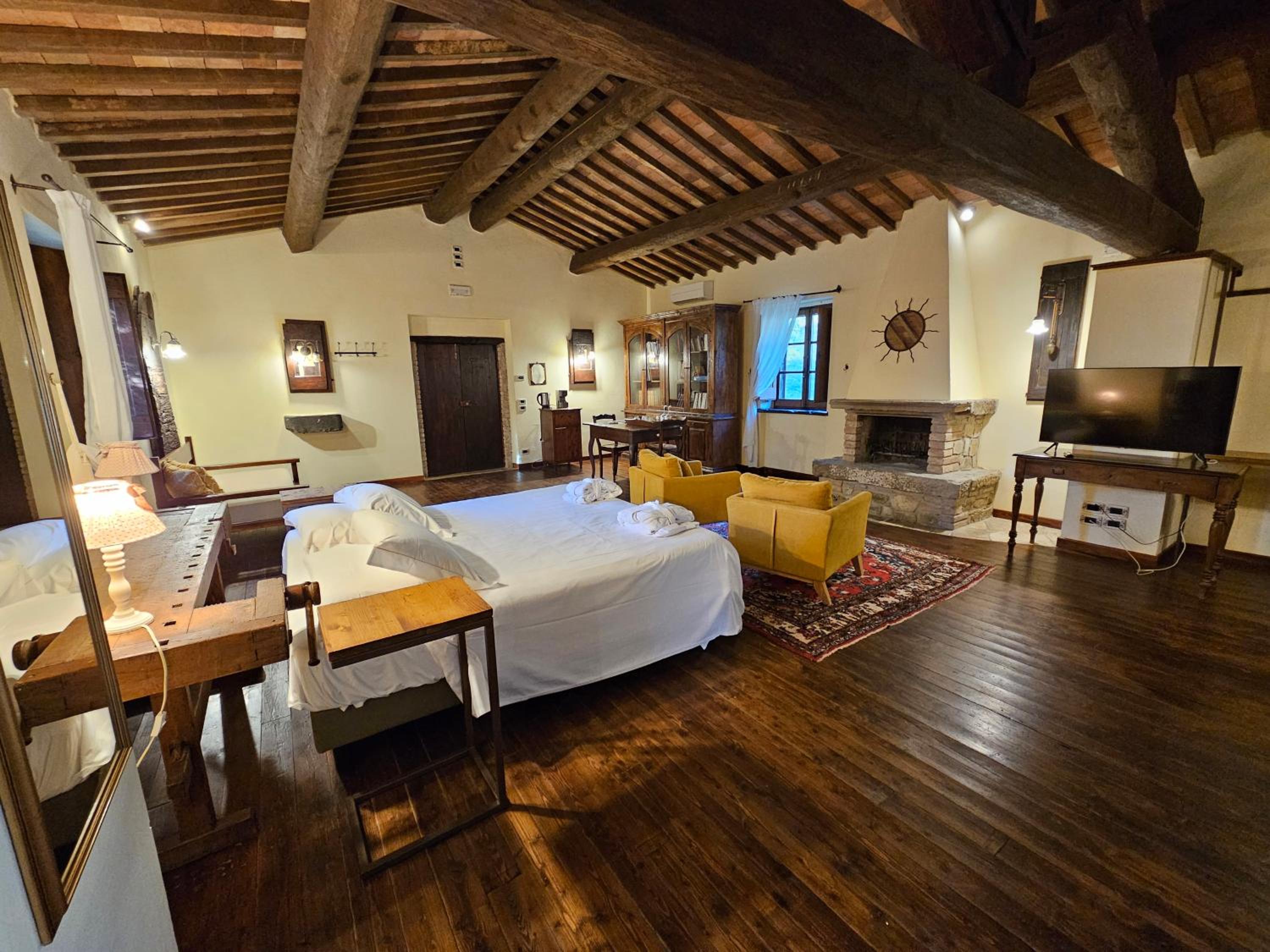 Suite - Photo 2
