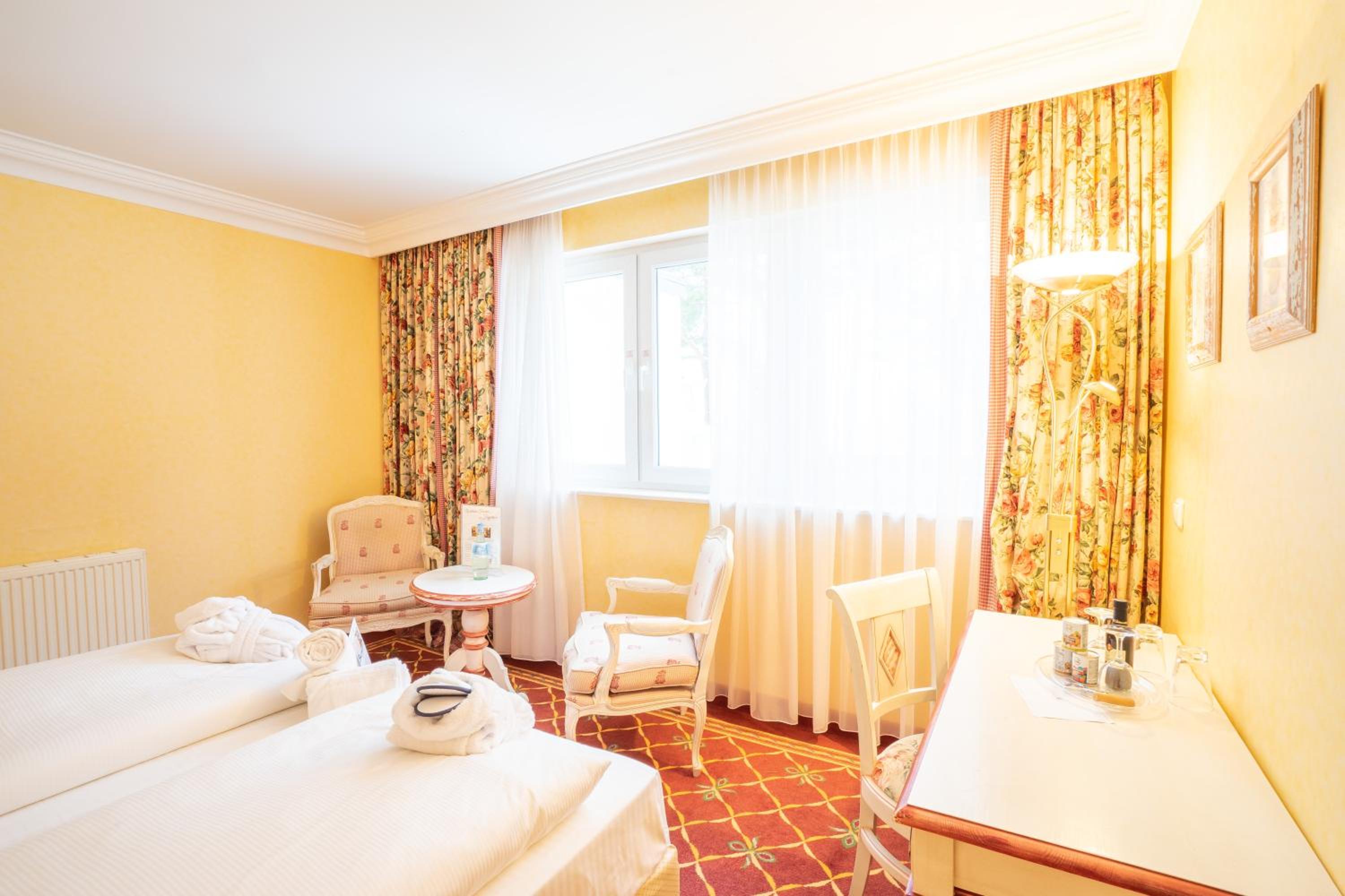 Junior Suite with City View
