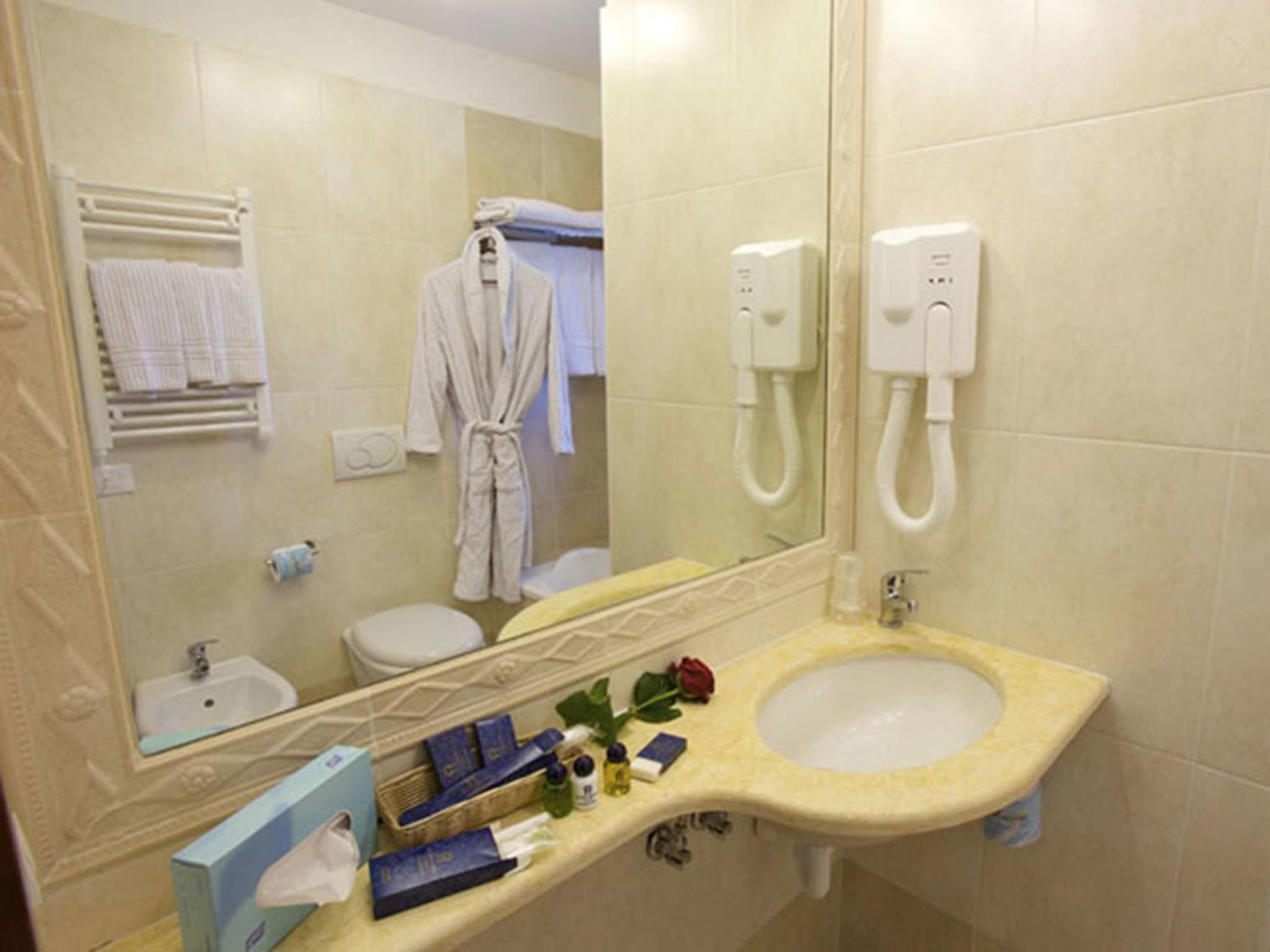 Standard Double or Twin Room with Valley View - Photo 4