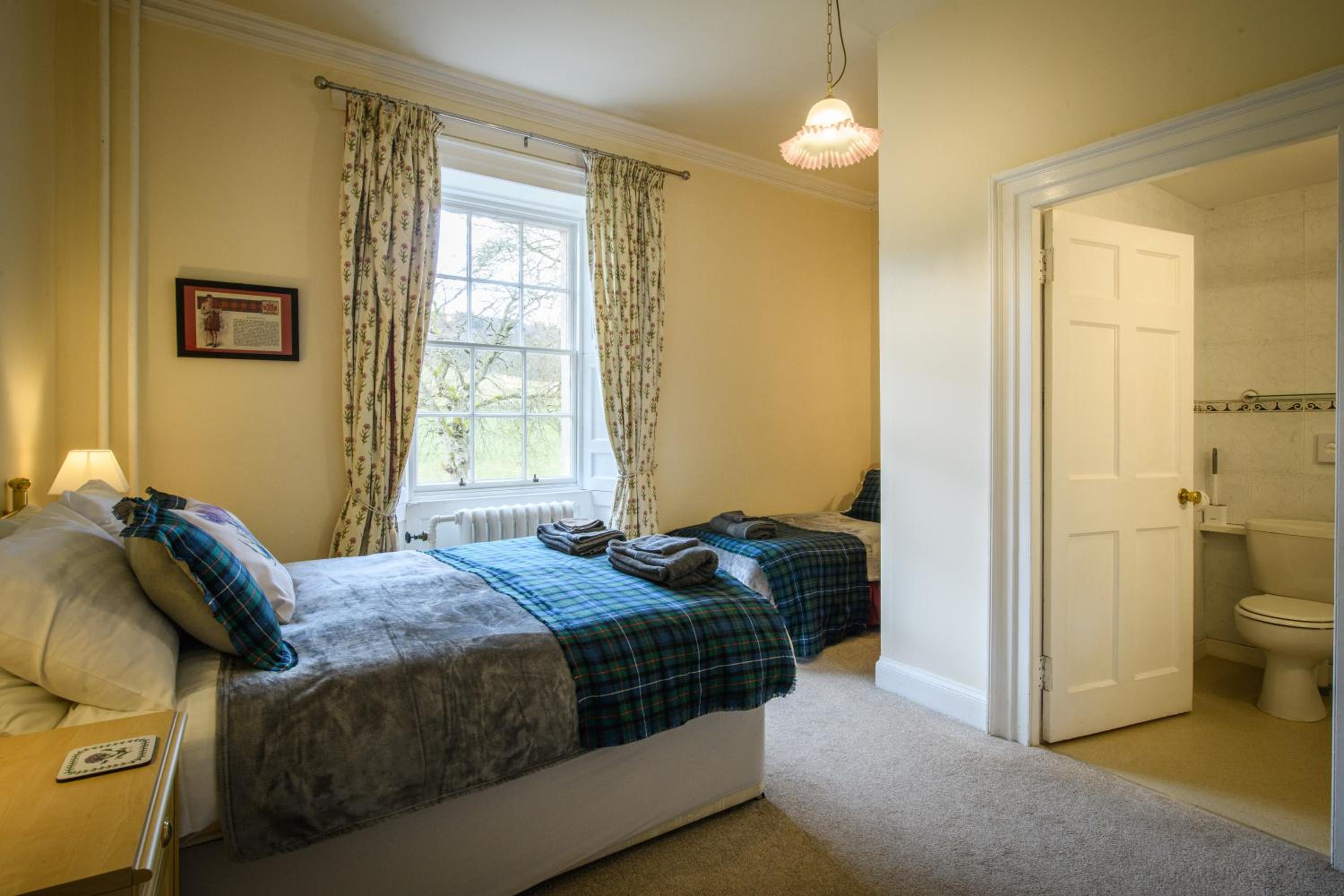 Standard Family Room photo 1