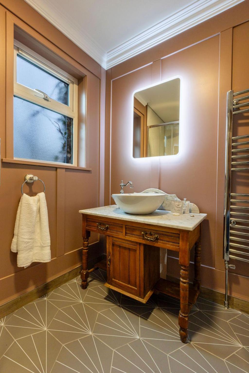 King Room with Private External Bathroom photo 3
