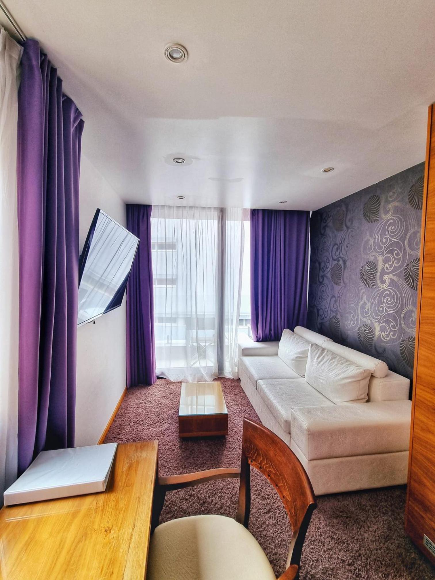 Classic Quadruple Room - Photo 8