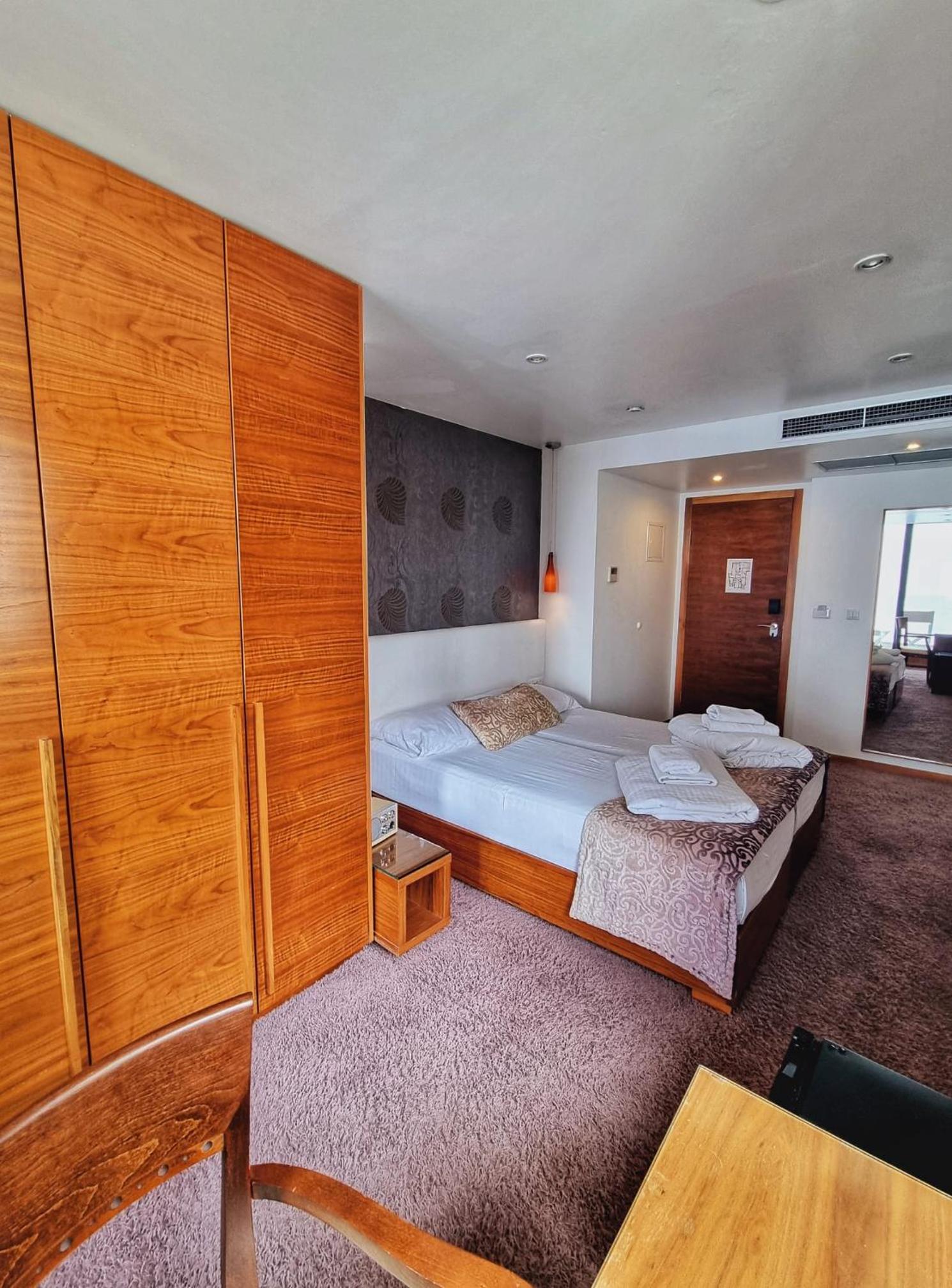 Classic Quadruple Room - Photo 6