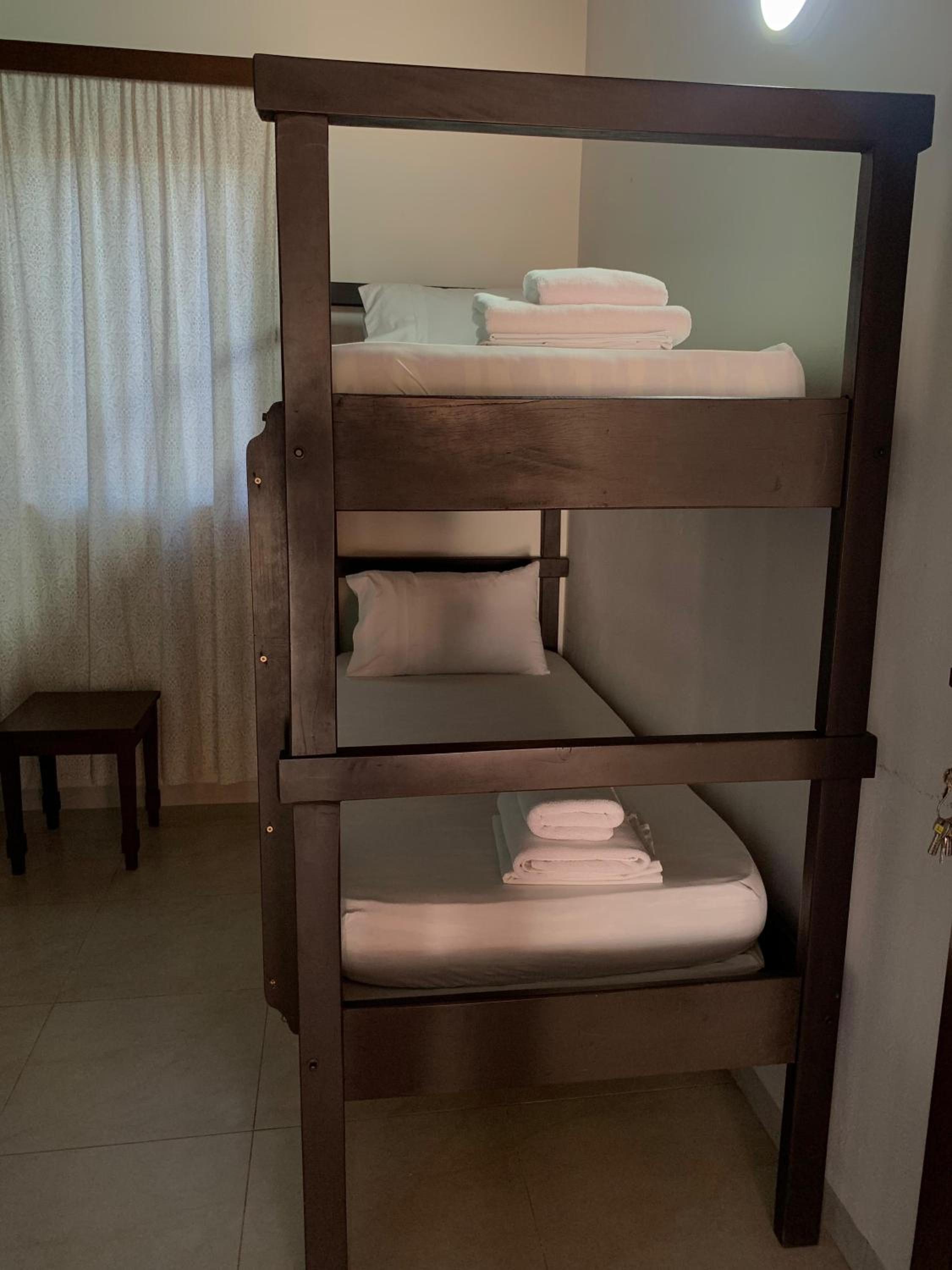 Economy Quadruple Room photo 2
