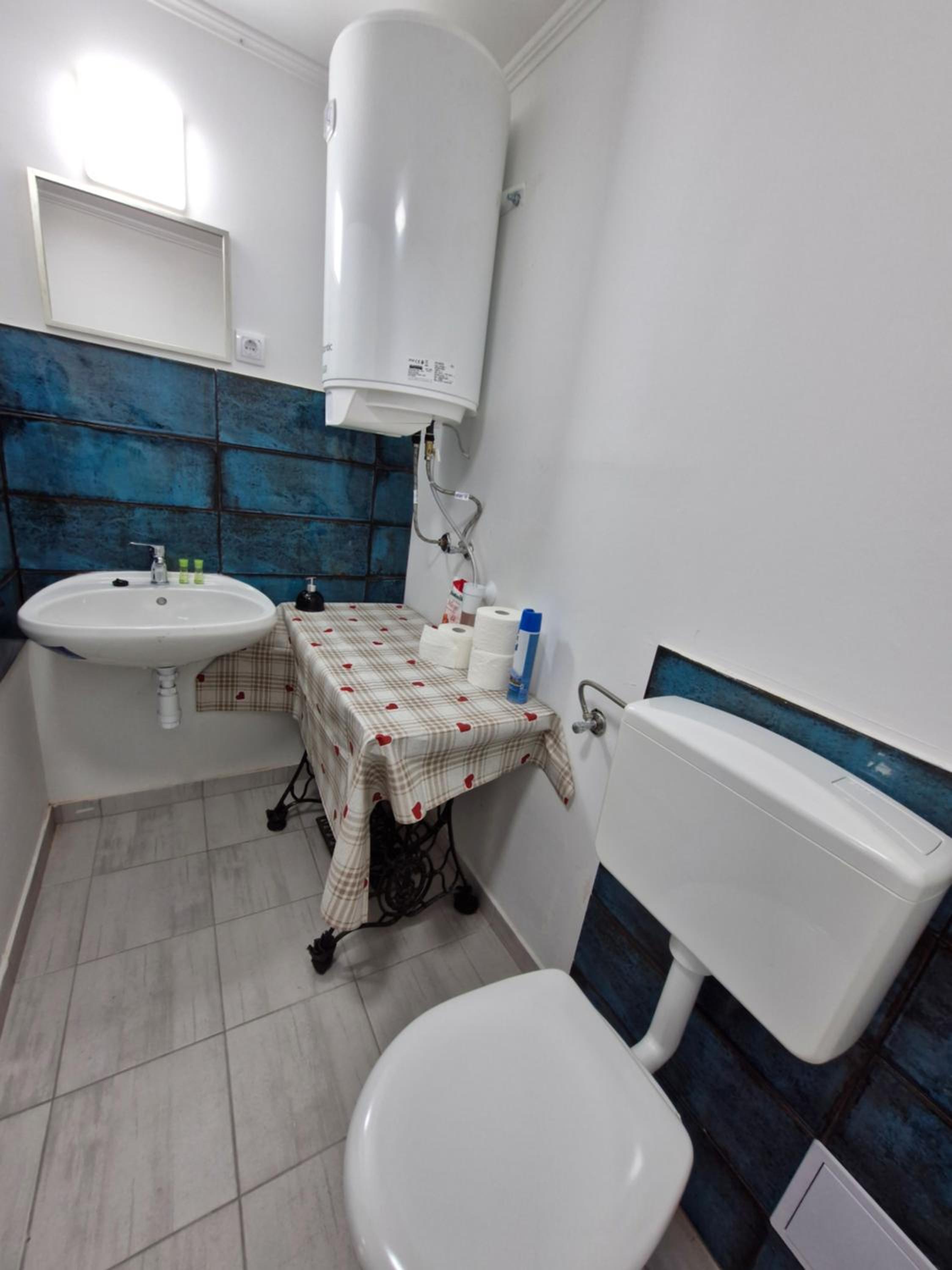 One-Bedroom Apartment - Photo 10