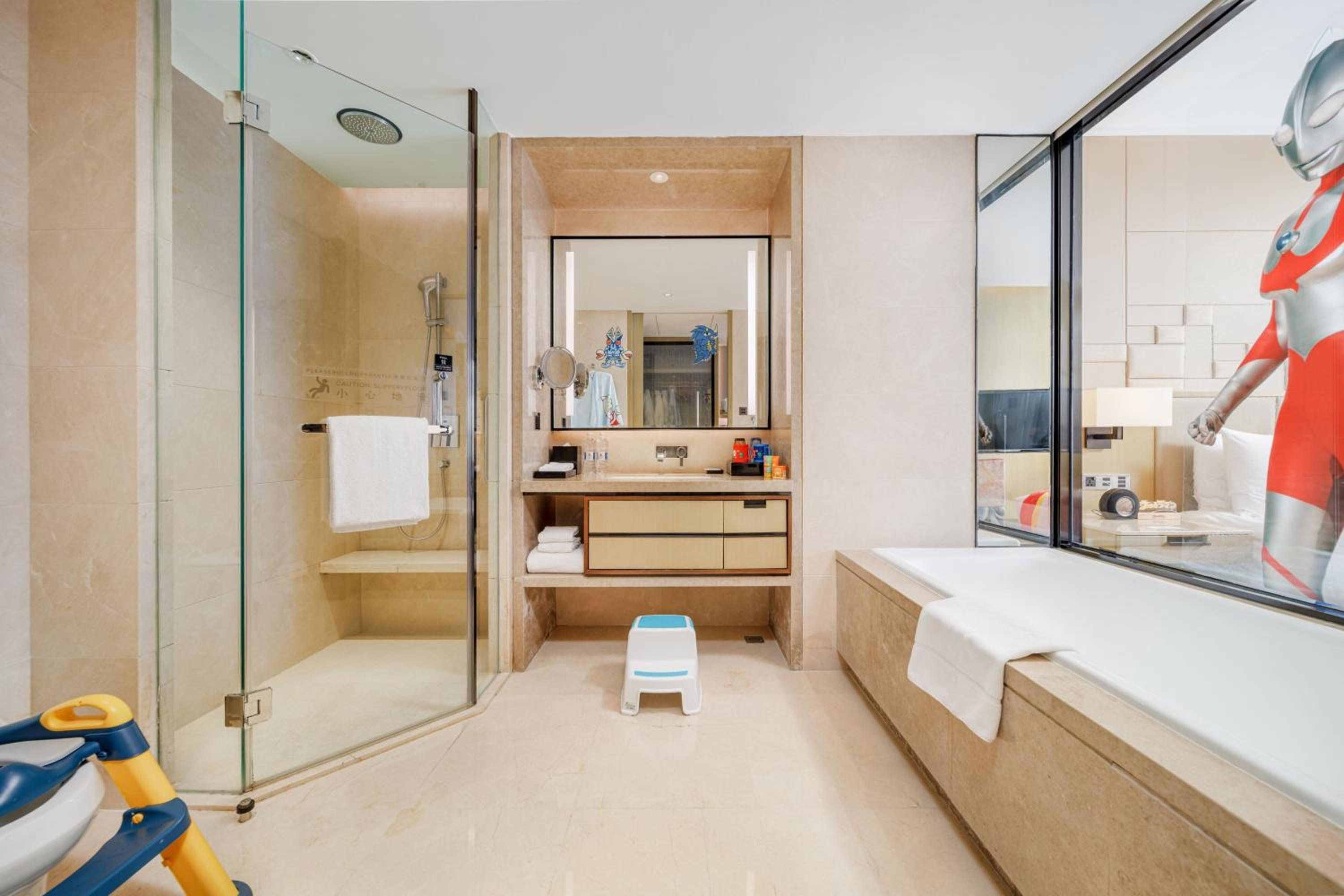 Family Room with Two Twin Beds and Twin Towers View thumbnail 6