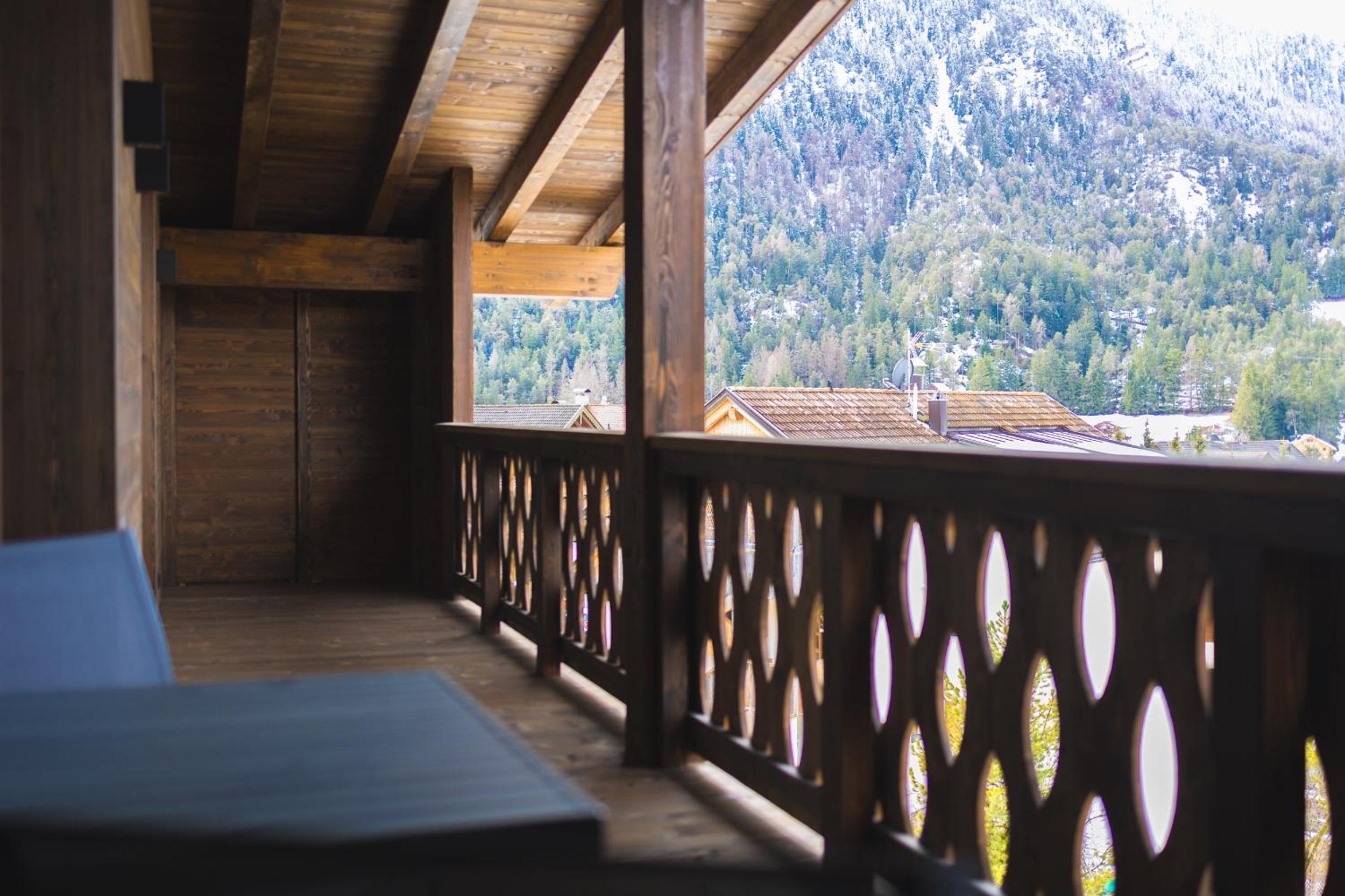 Apartment with Mountain View - Photo 4