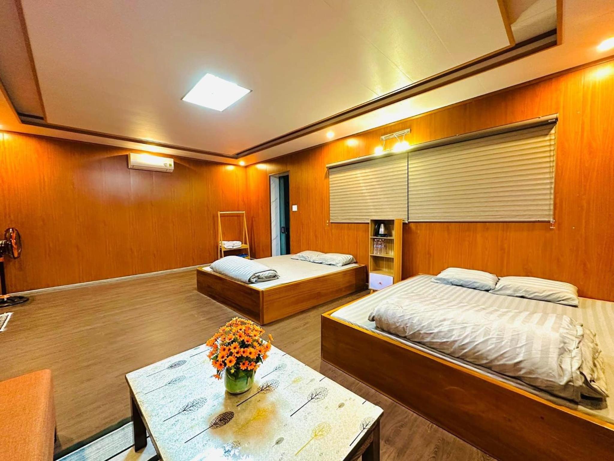 Deluxe Family Room photo 2