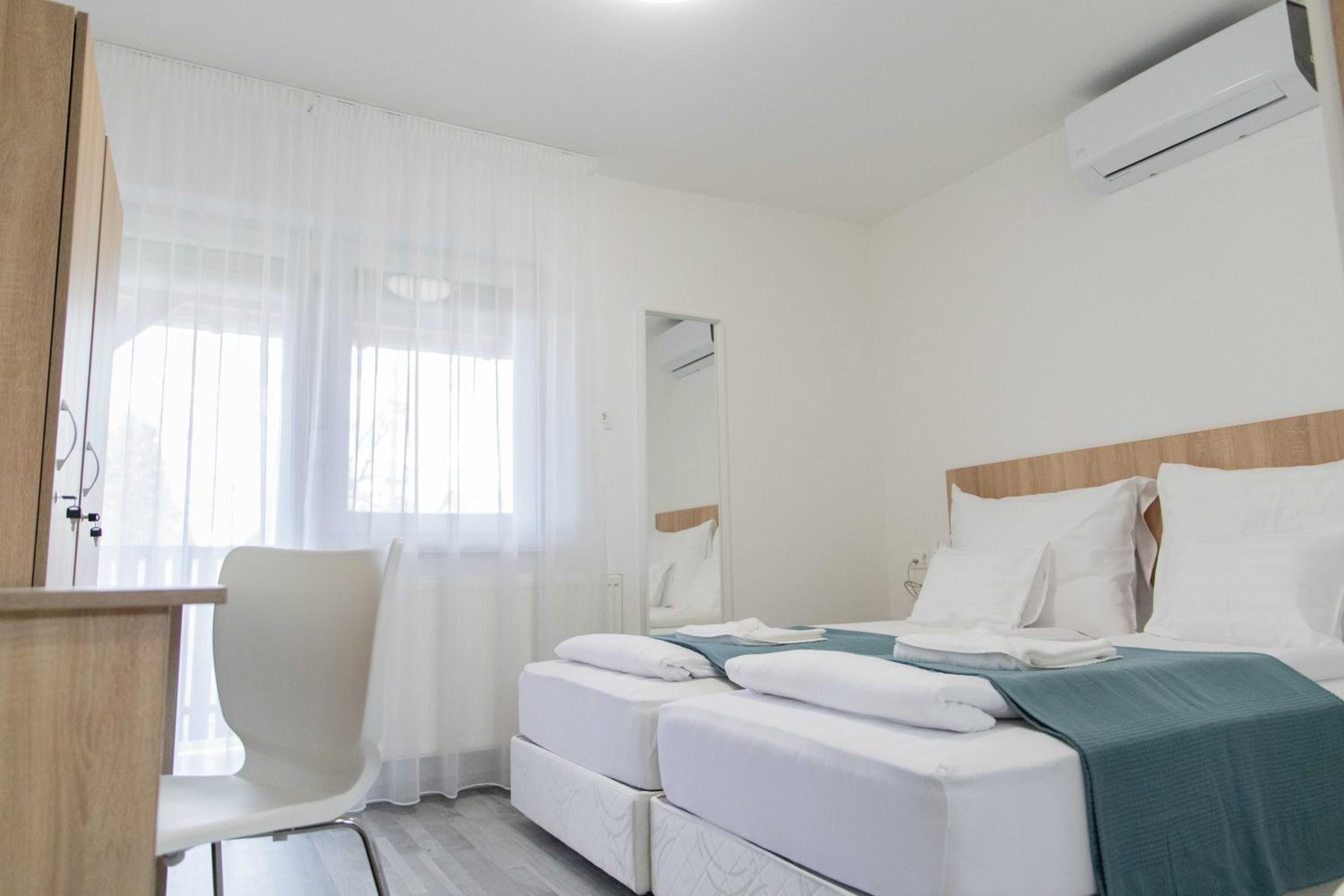 Studio Apartment photo 1