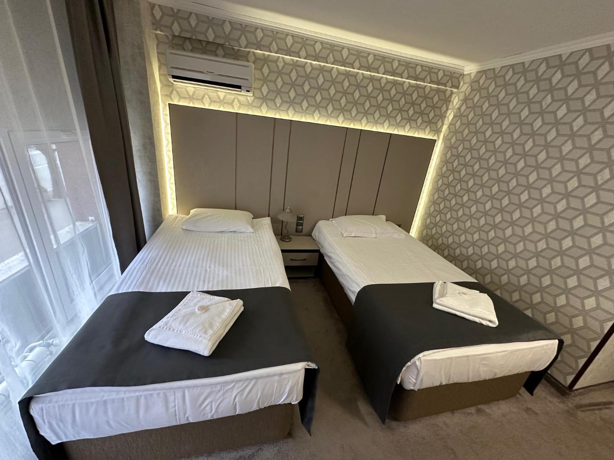 Double or Twin Room - Photo 2