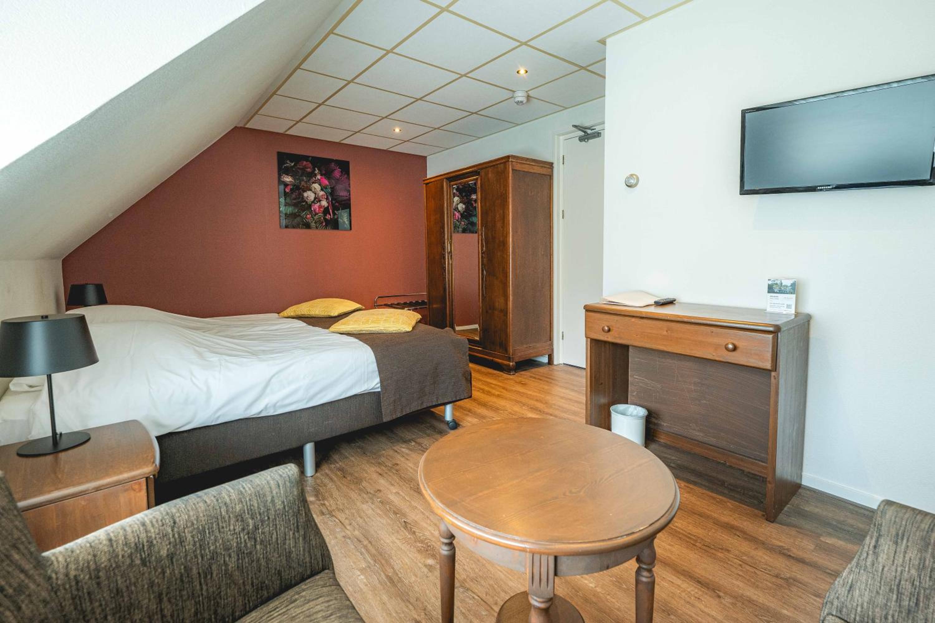 Standard Double Room - Photo 4