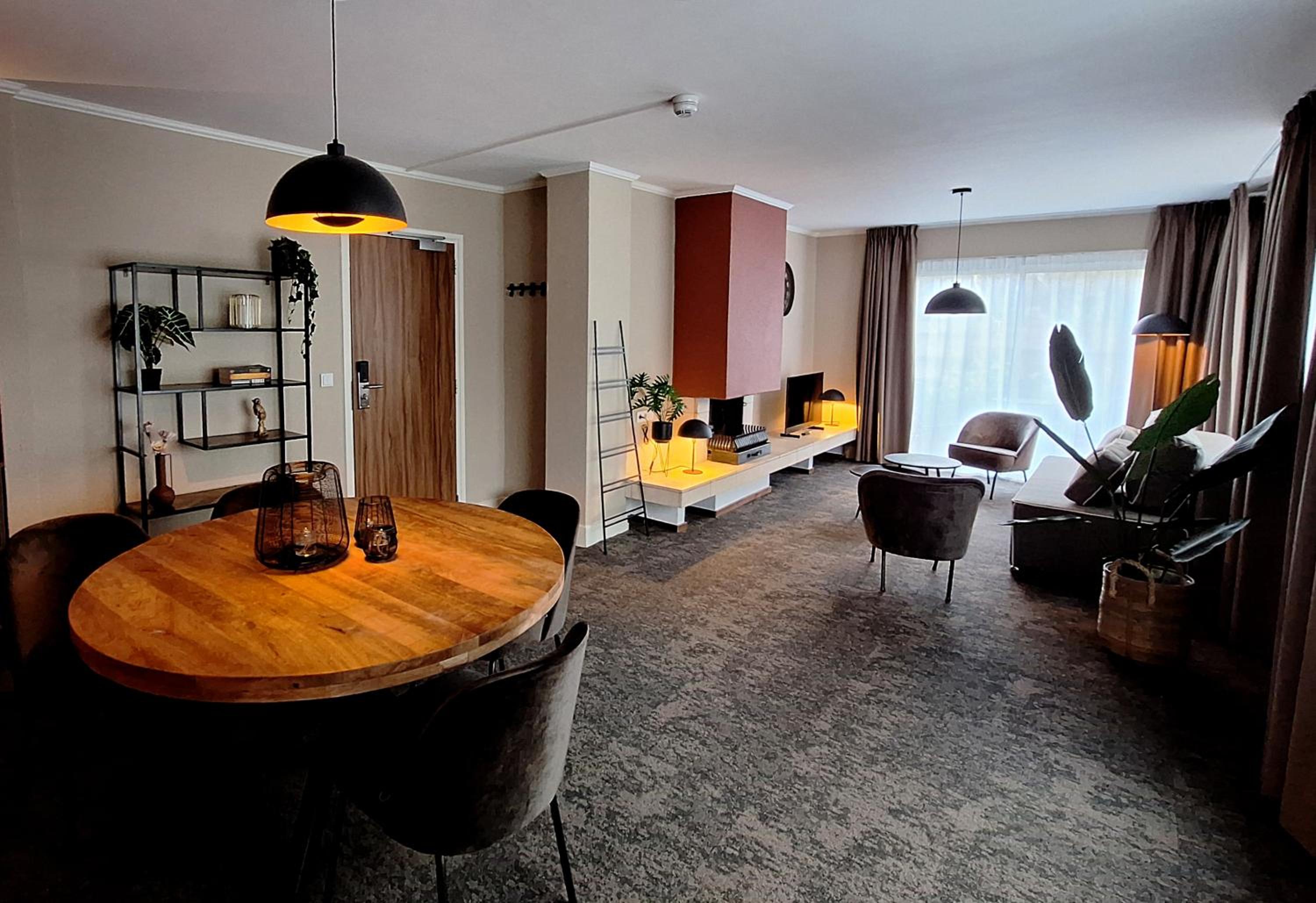 Suite - Photo 5